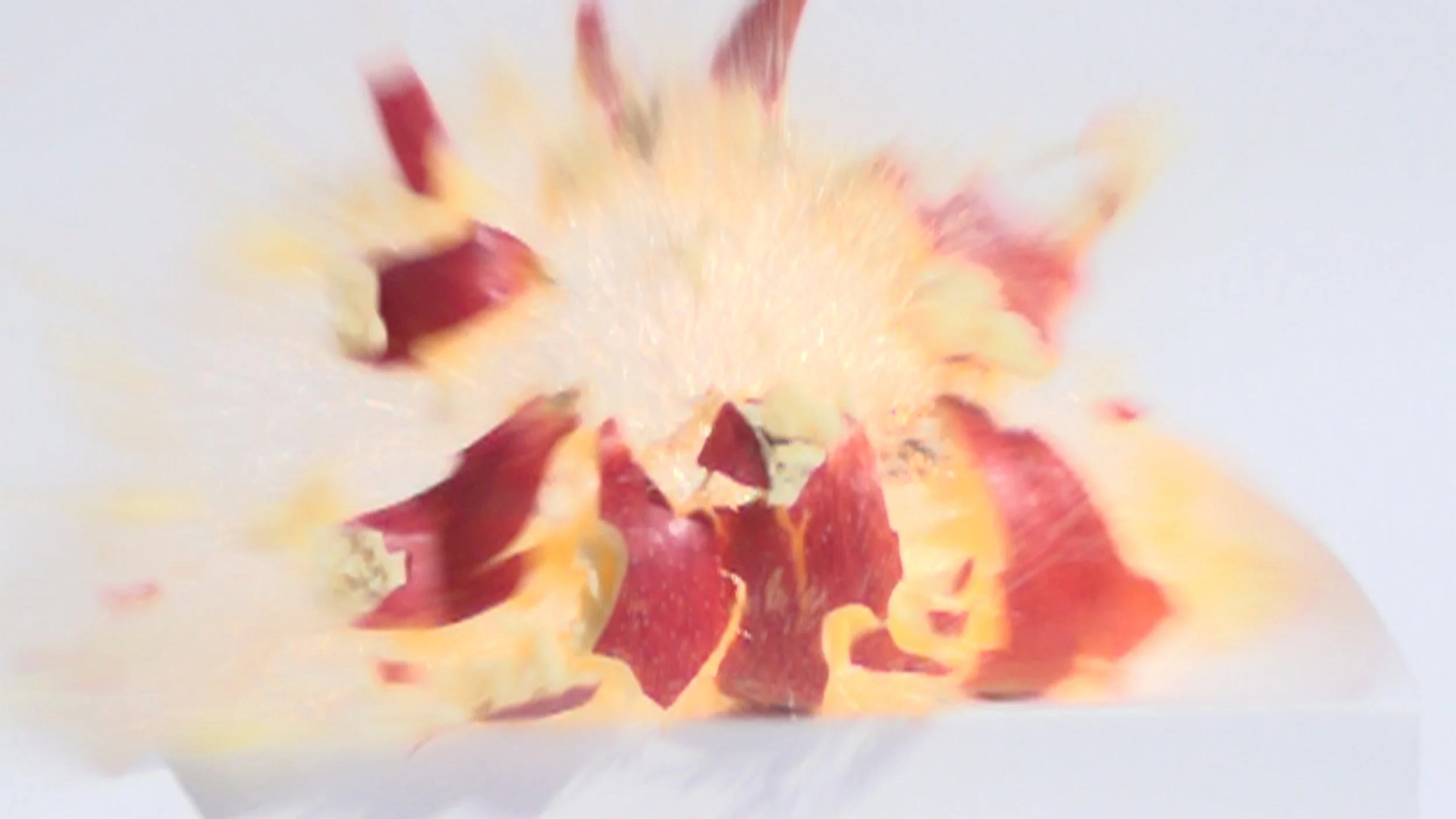Ursula Palla, "Quatre Pommes", Videostill, 2016.