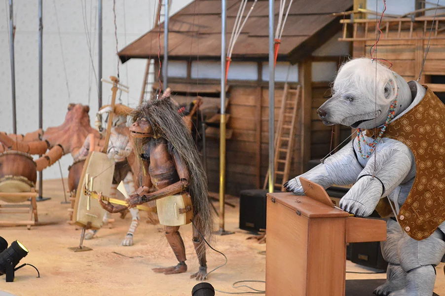 Nicolas Darrot, "The Kamigo Band", Echigo Tsumari Triennale, Kamigo Clove Theater, été 2018. Musique Etienne Charry