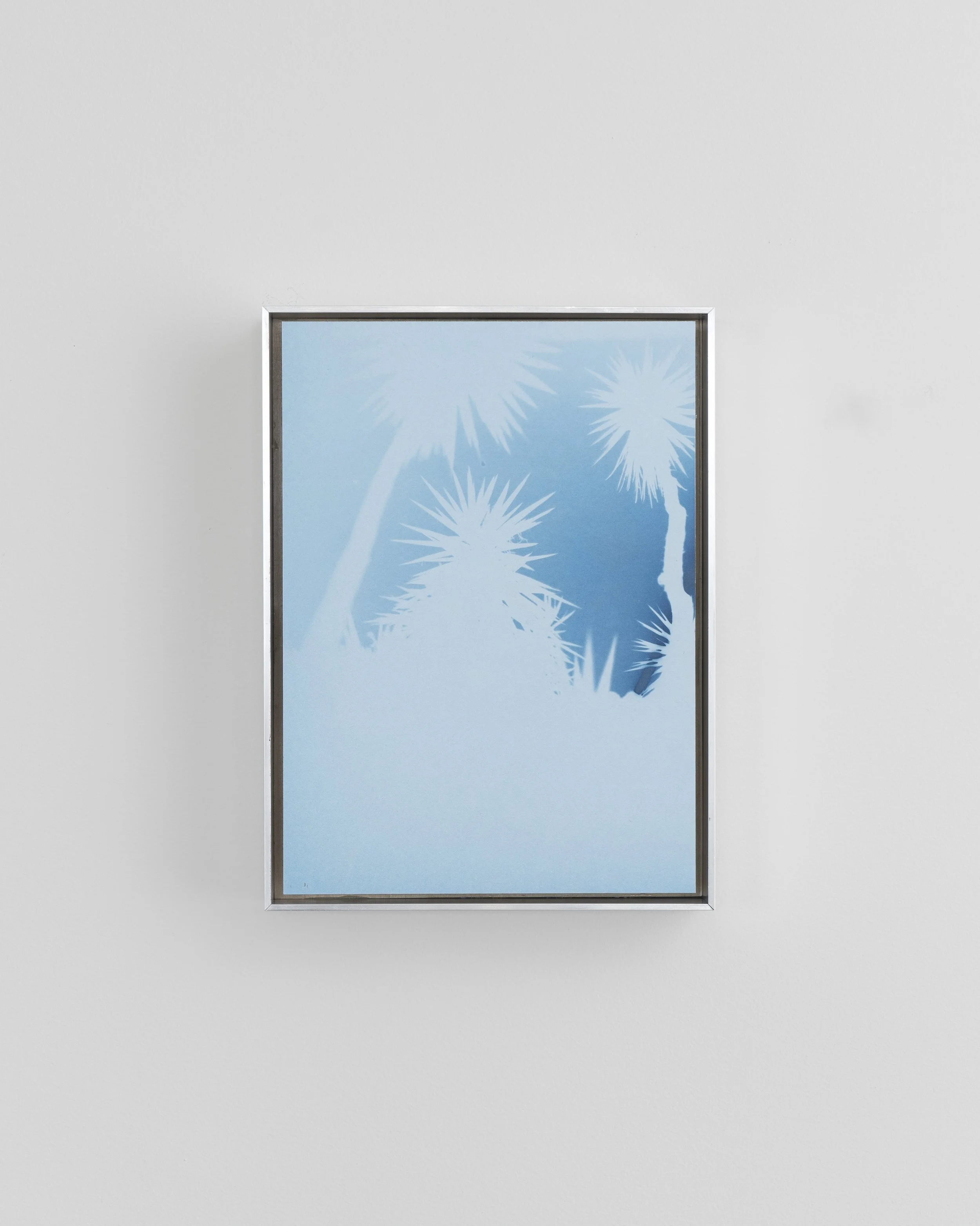 Jesse Wallace, "Al/Fe [810] 3", Tirage cyanotype contre collé sur aluminium, bois, aluminium brut, 25 x 18,5 x 4,5 cm