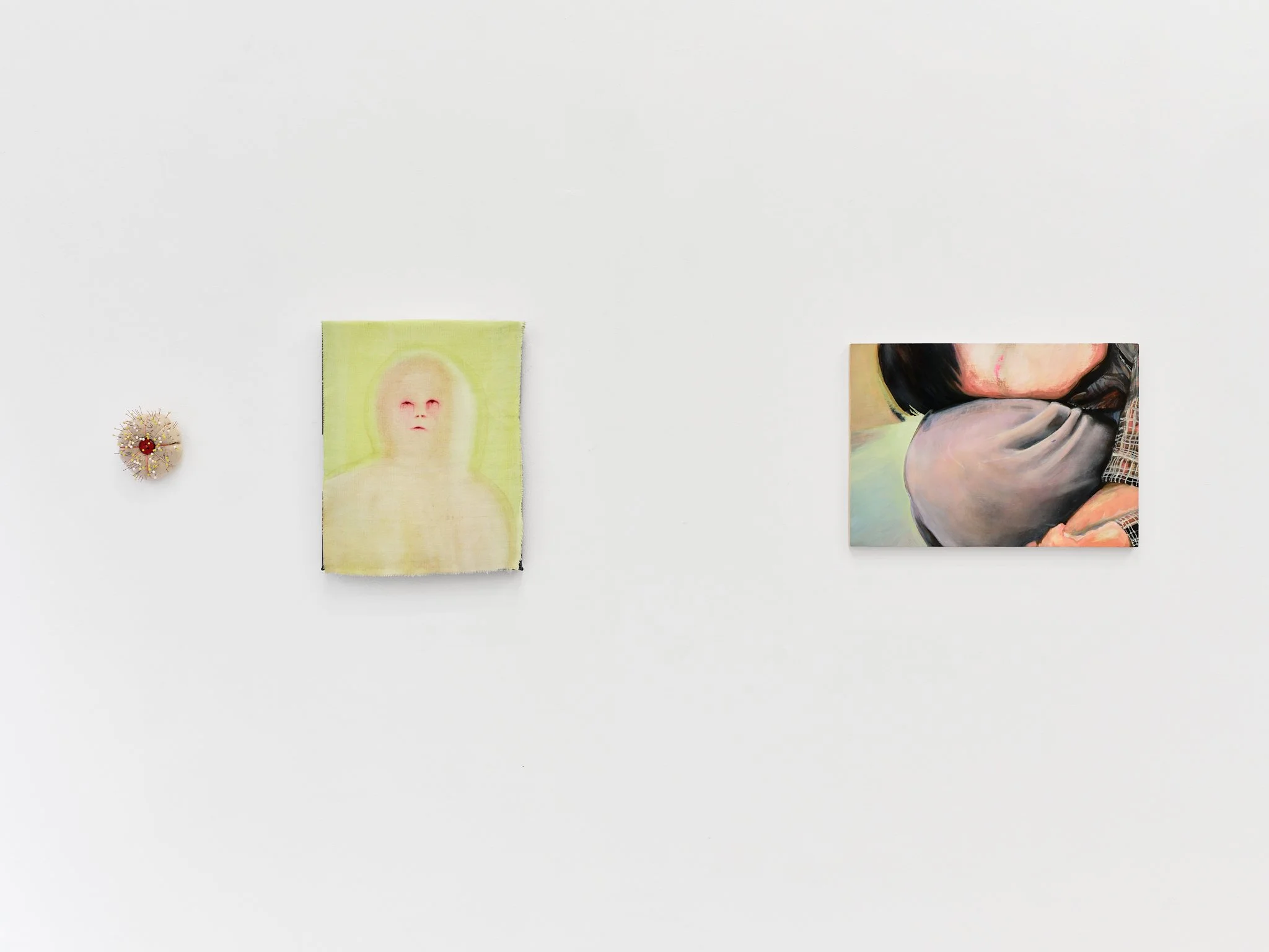 Eva Ayache-Vanderhorst, Facundo Cerain Vazquez et Sophia Rosenthal, «Between Lunch and Something Else», Vue d'exposition, Galerie C - Paris, 31.01 - 28-02.26, © Nicolas Lafon