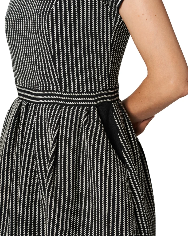 dress details