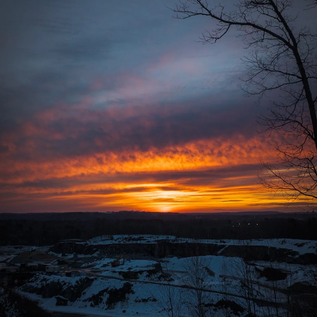 Is spring finally upon us? Or is it false spring? 🌅
.
.
.
.
.
#SunriseMagic #NewEnglandBeauty #NaturePhotography #LandscapeLovers #WinterWonders #GoldenSky #MorningGlow #ExploreMassachusetts #SkyScapes #AdventureAwaits #PhotoOfTheDay #IGSunrise #The