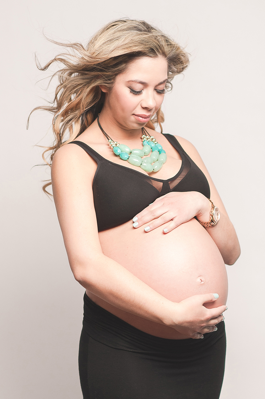 Amanda&James_Maternity-64.jpg