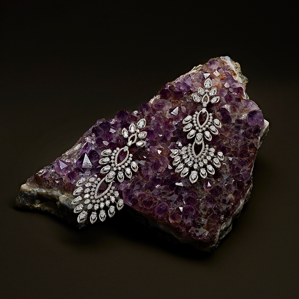 EARTHLY OBJECTS_SHOT 2_OPTION 1 GRADIENT.png