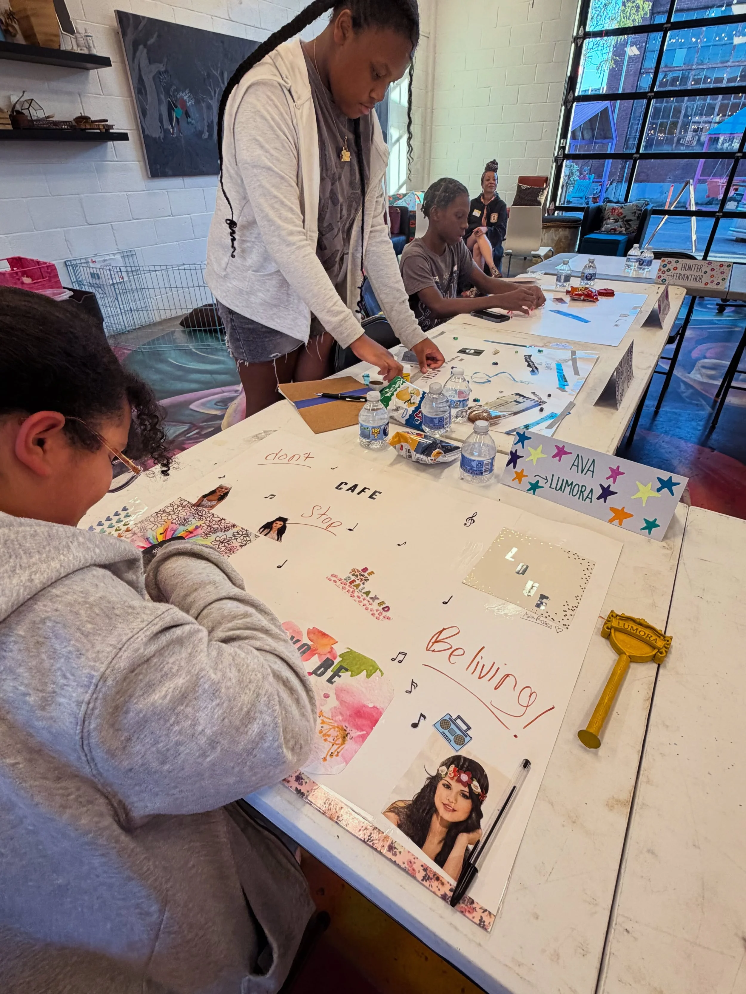 Before our students could talk marketing, they had to finish their brand mood boards.

Because choosing colors, images and aesthetics is the fun part. ✨ But @thecydneyrai pushed them one step further:

Who are you? What do you create? Why does it mat