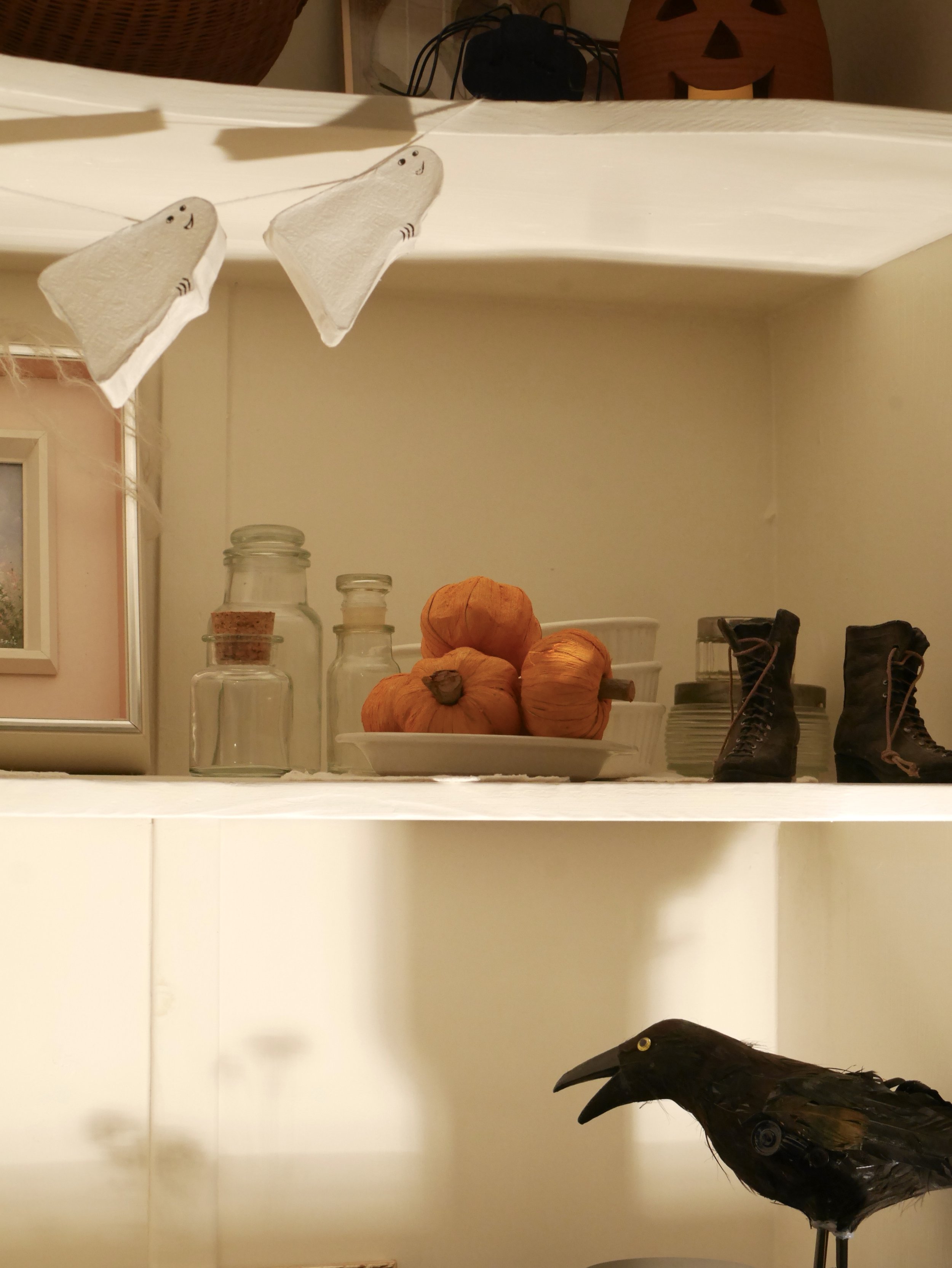 Pretty &amp; Botanical: Nature-Inspired Halloween Decor
