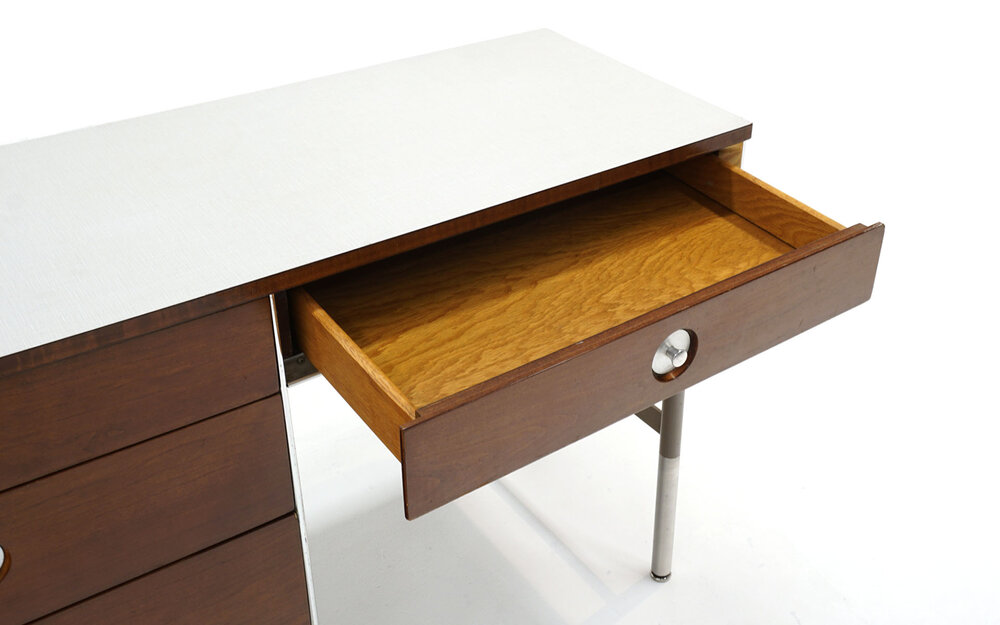 nægte Vellykket trådløs Desk by Raymond Loewy for Hill Rom, Walnut with off White Laminate Top,  Original — RETRO INFERNO