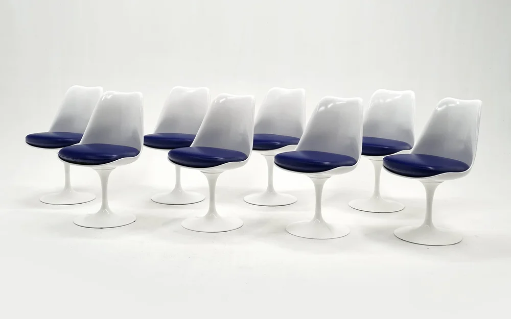 Eight Eero Saarinen White Tulip Dining Chairs W/ Swivel for Knoll, Blue  Seats — RETRO INFERNO