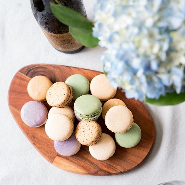Happy Easter! We hope everyone is enjoying a fabulous brunch if you&rsquo;re celebrating (or even if you&rsquo;re not!) 🐣 .
.
.
.
.
#easter #brunch #macarons #easterbrunch #pastels #brunchographers #desserts #pastry #pastries #food52 #f52grams #feed