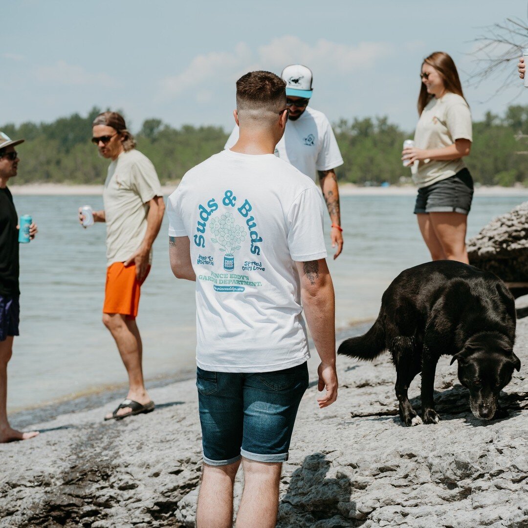 ☀️📅LONG WEEKEND PLANS AND HOURS📅☀️

We are OPEN all weekend long for your sudsy needs:

FRI/SAT: 10AM-9PM
SUN/MON: 10AM-8PM

When we aren't slinging brews this weekend we are probably catching the vibe featured in this photo.

May your long weekend
