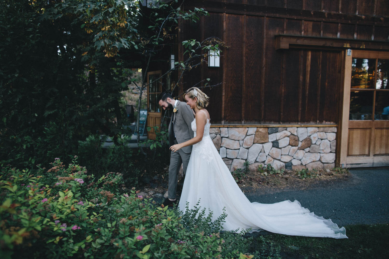 Evergreen Lodge Yosemite Wedding Rachelle Derouin Photographer-61.jpg