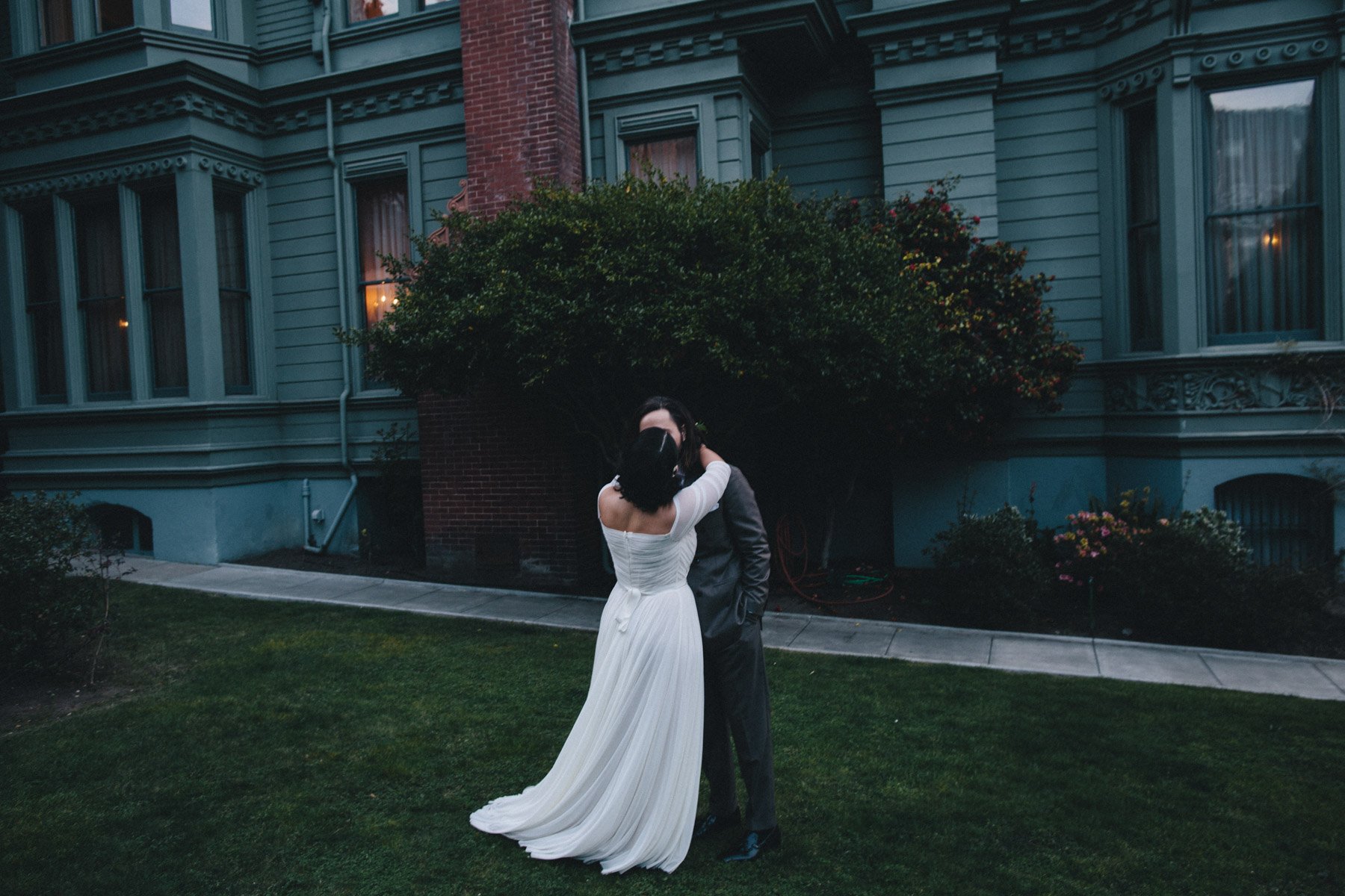 Wedding portrait in front of the Haas-Lilienthal House
