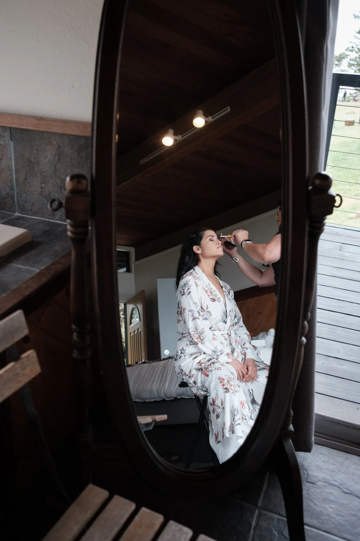 Getting ready for wedding ceremony at Driftwood Lodge
