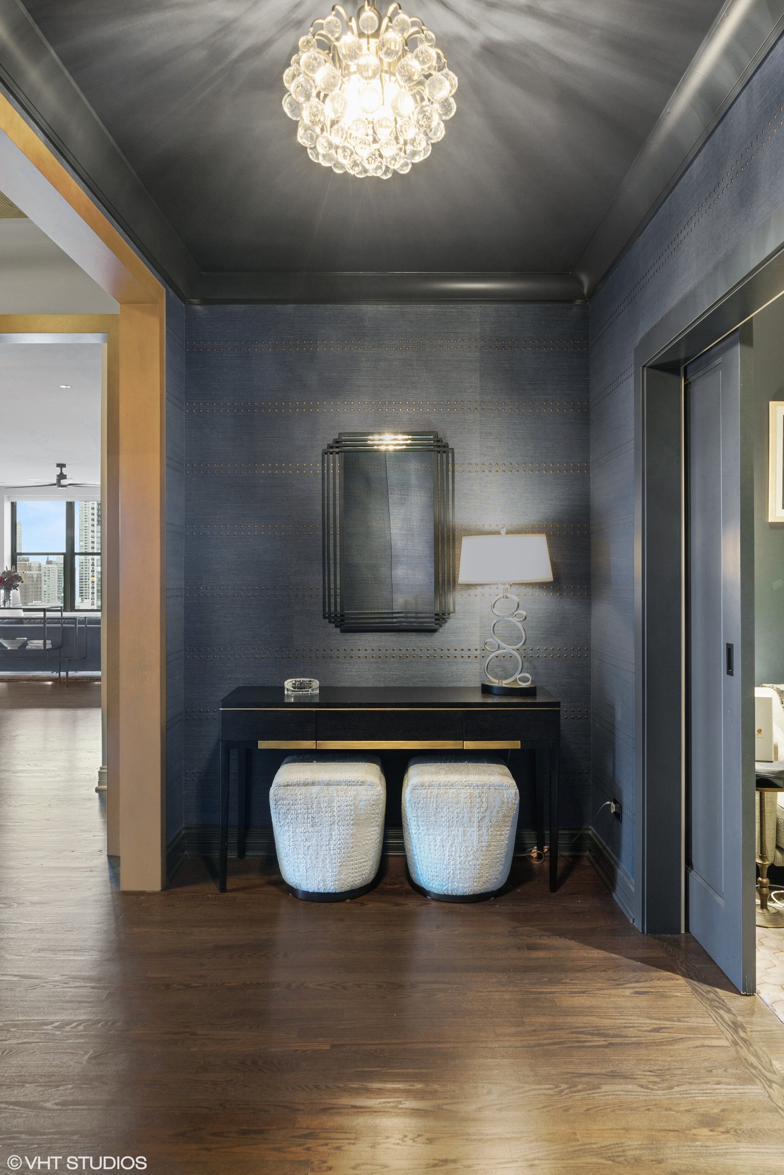 01_849NFranklin_32_Foyer_HiRes.jpg