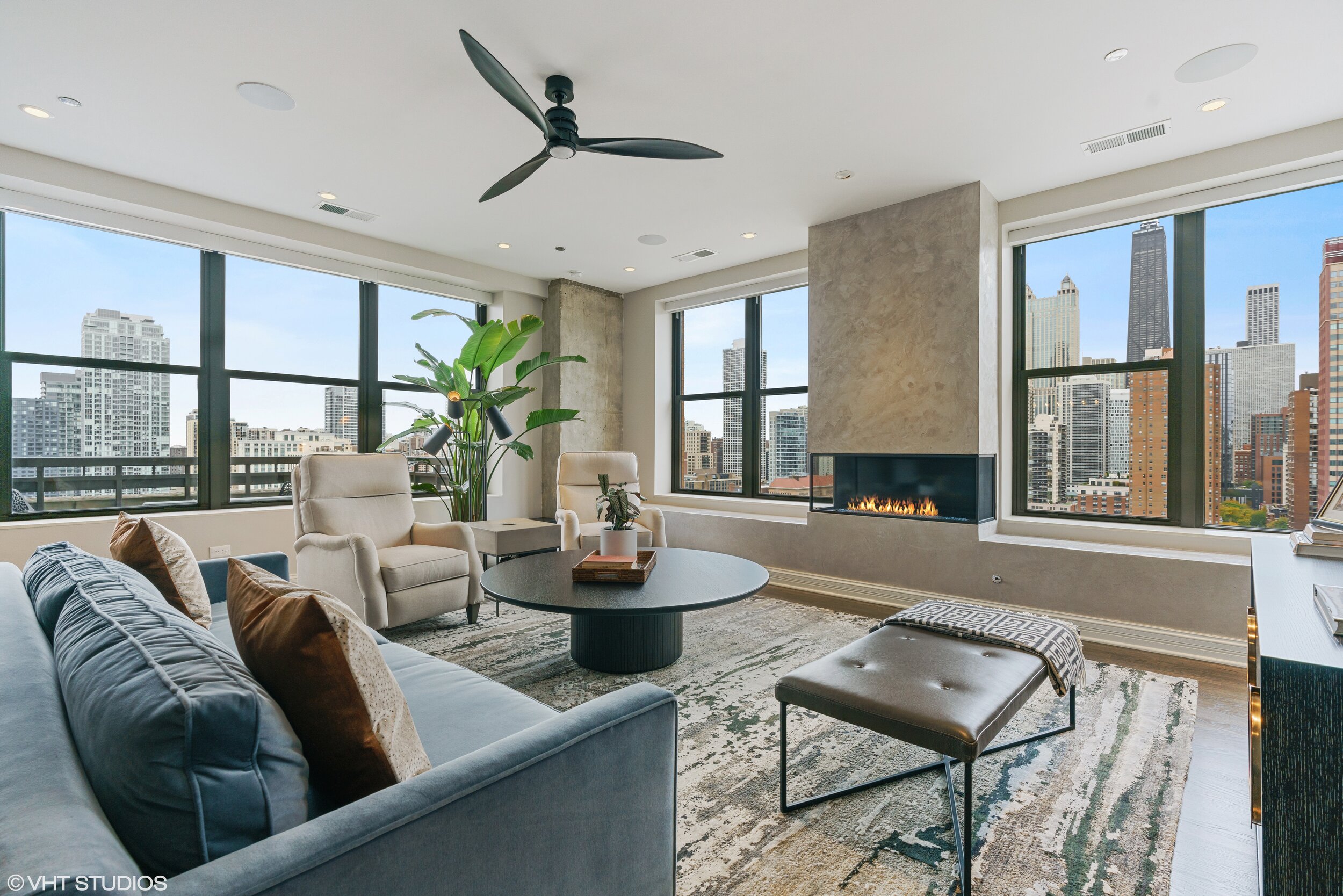 03_849NFranklin_1_LivingRoom_HiRes.jpg