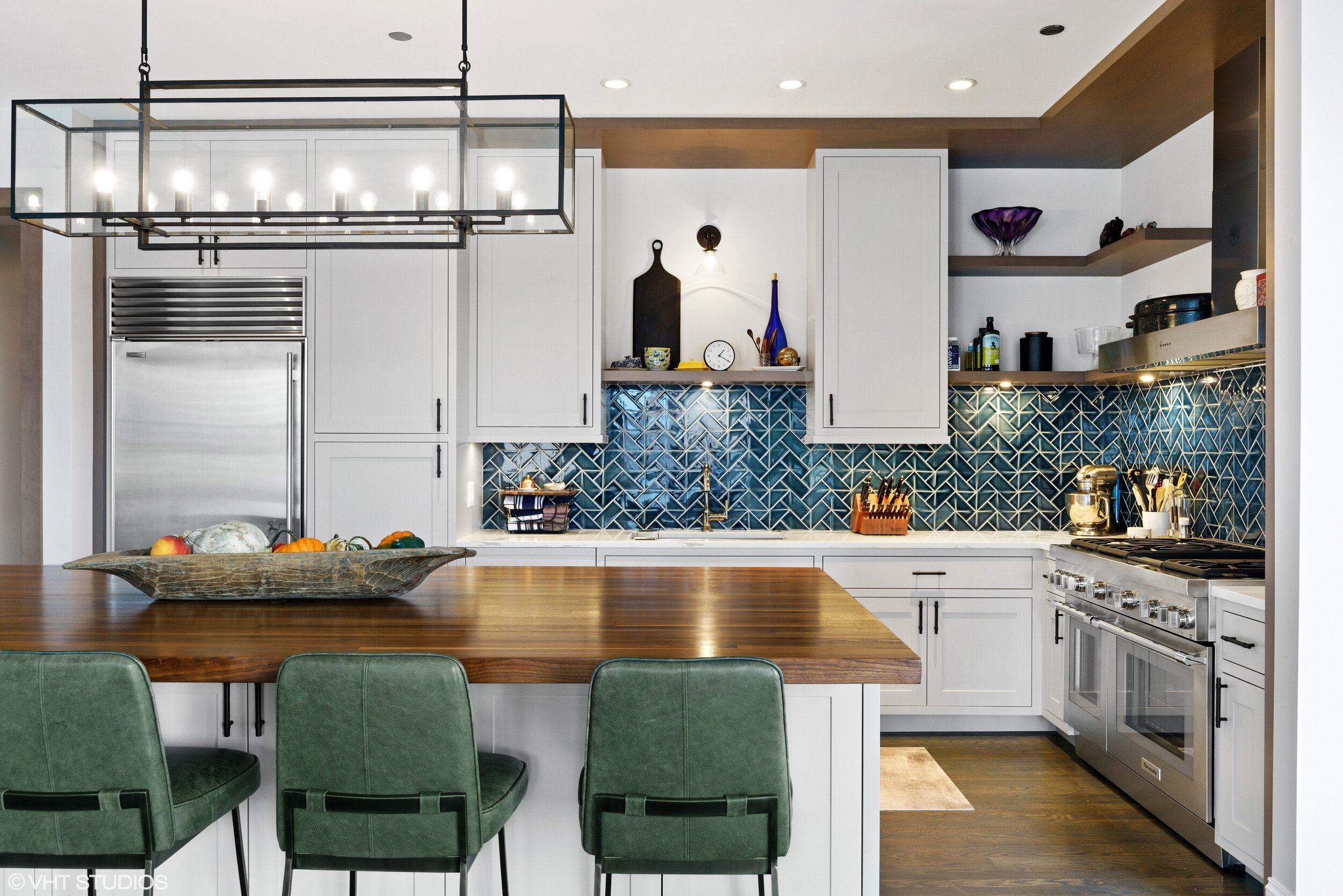 08_849NFranklin_177001_Kitchen_HiRes.jpg