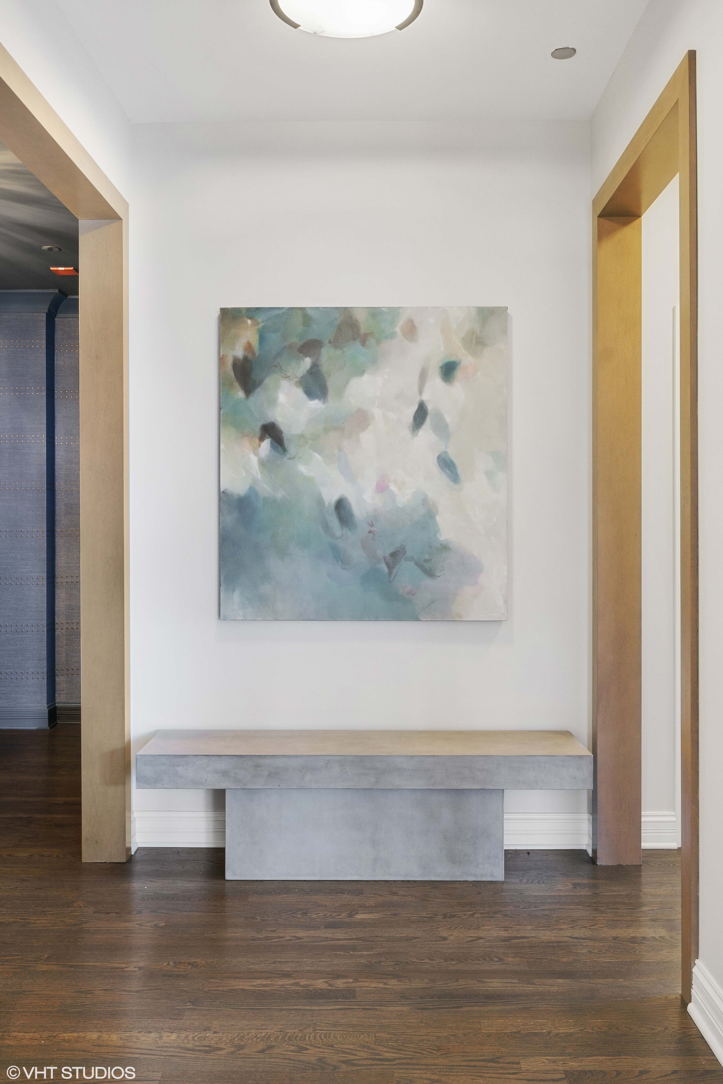 18_849NFranklin_6003_Hallway_HiRes.jpg