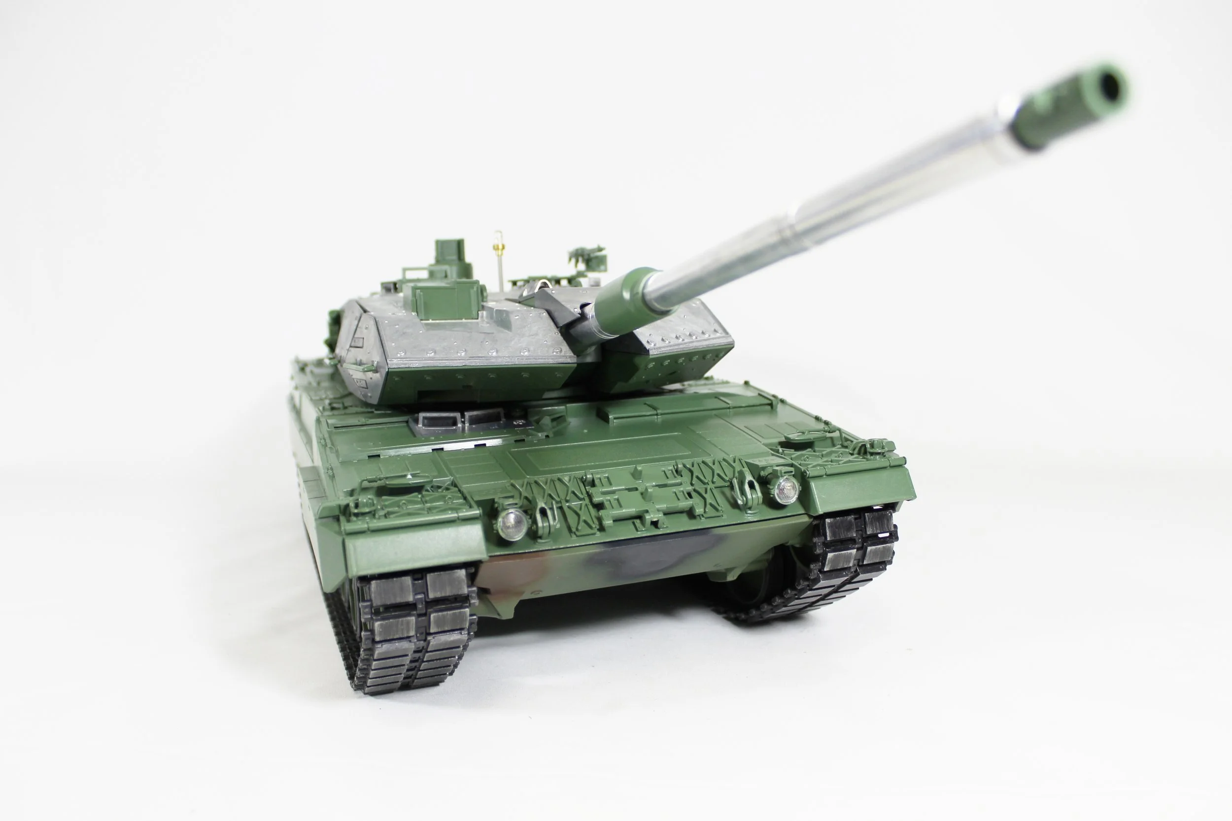 Taigen Leopard 2A6 010.jpg