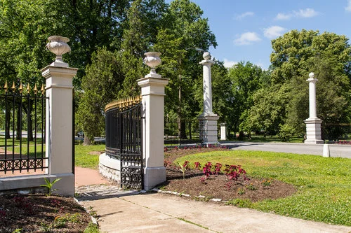 entrance2.jpg