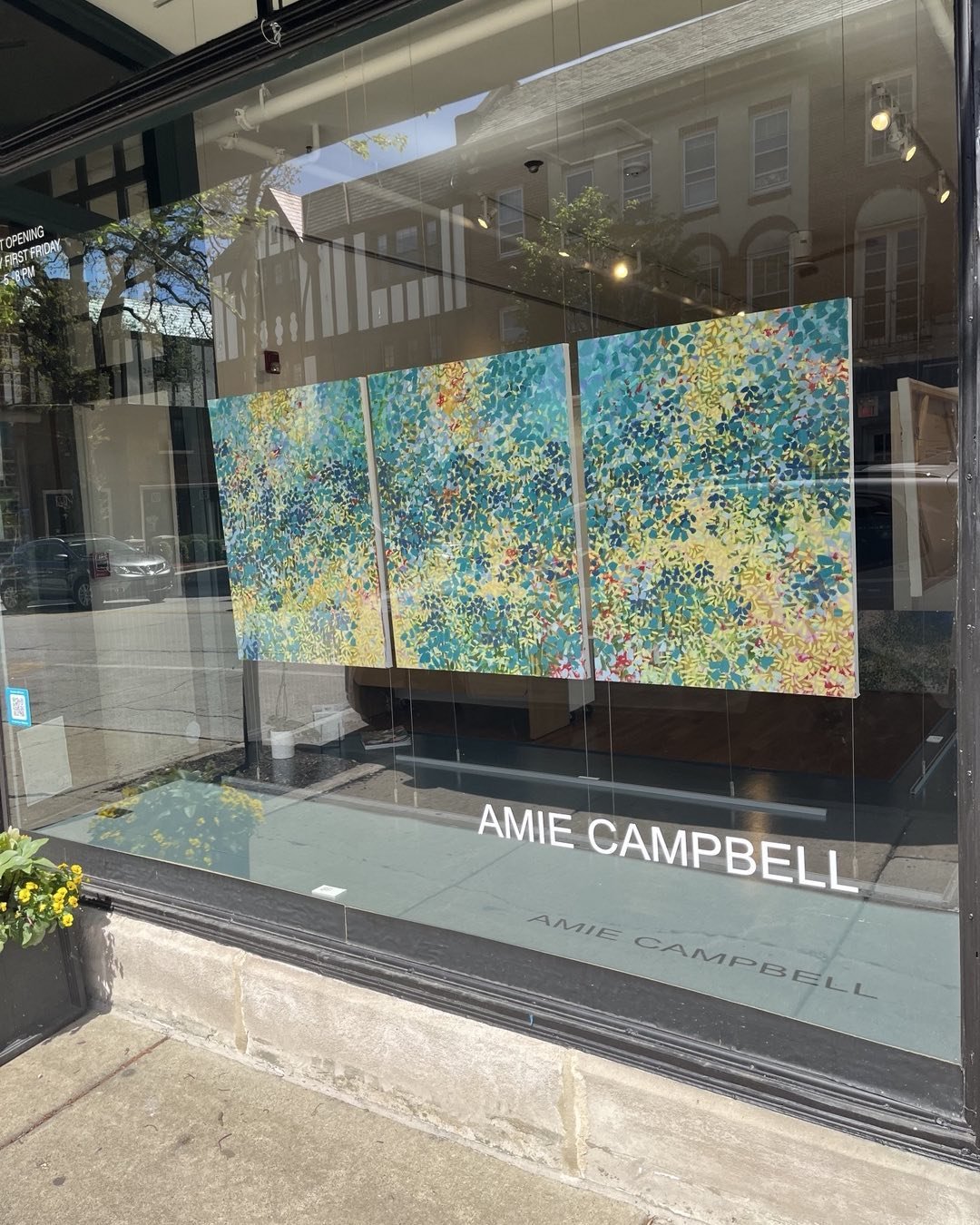 It&rsquo;s First Friday - which means an opening for this wonderful exhibit of work by Amie Campbell. Amie&rsquo;s work dazzles with bright, brilliant colors. Stop by tonight from 5-7, or anytime this month!

#FirstFriday #colorfulart #blueart #flora