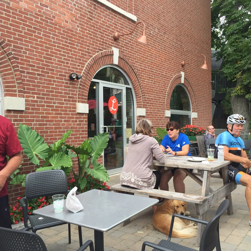 Lil's Outdoor Seating