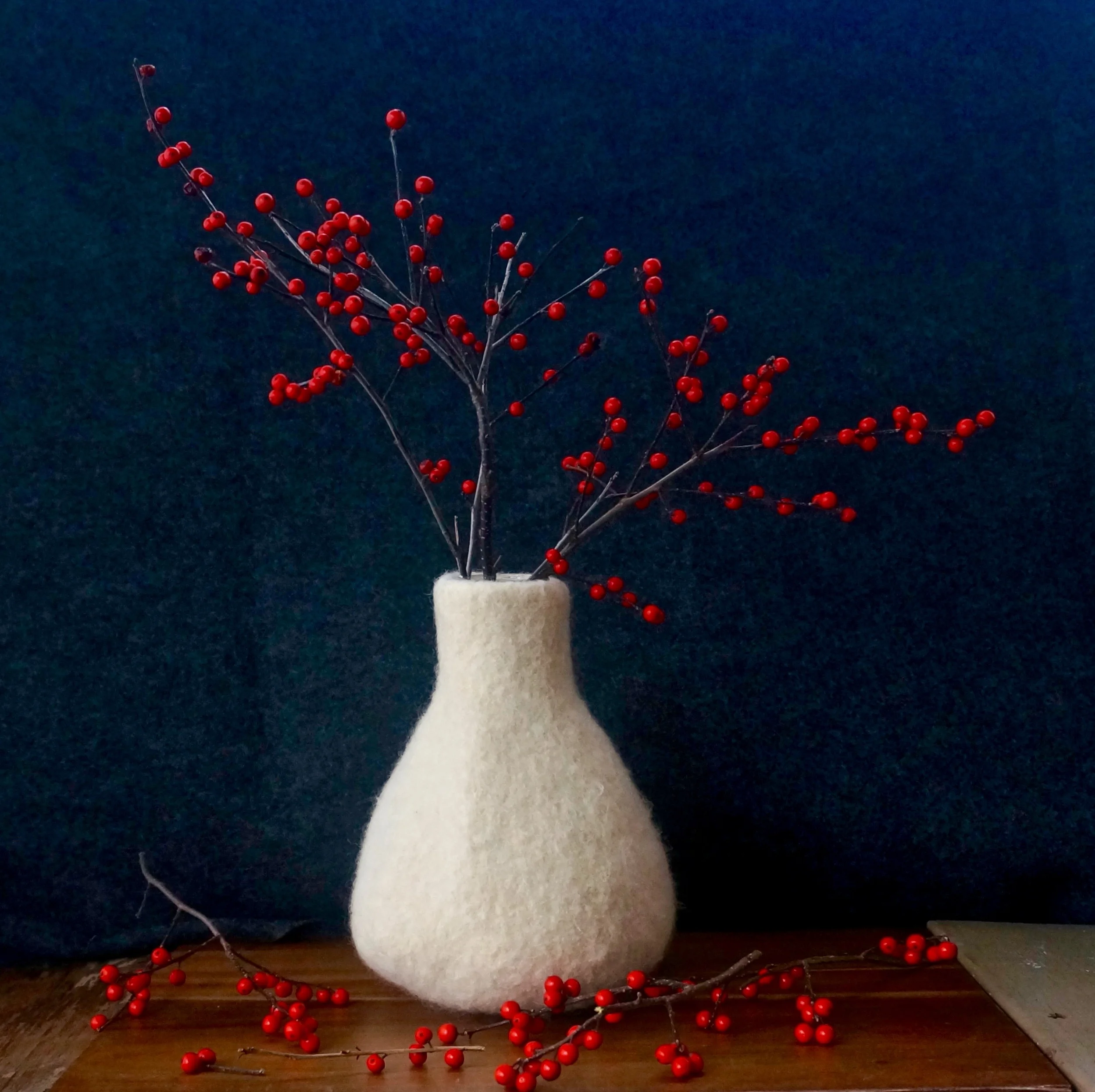 Meyer Vase cream
