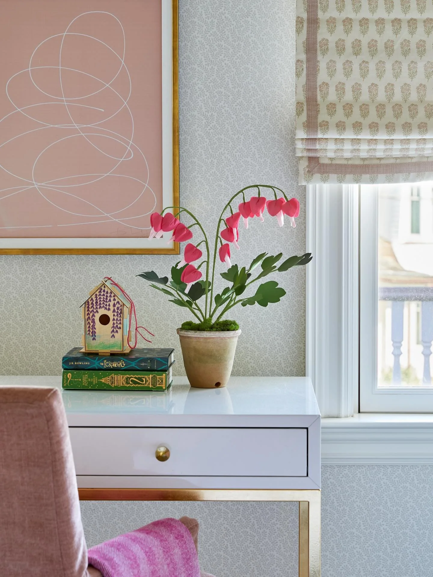 Happy moments mixing art with childhood treasures 🌷