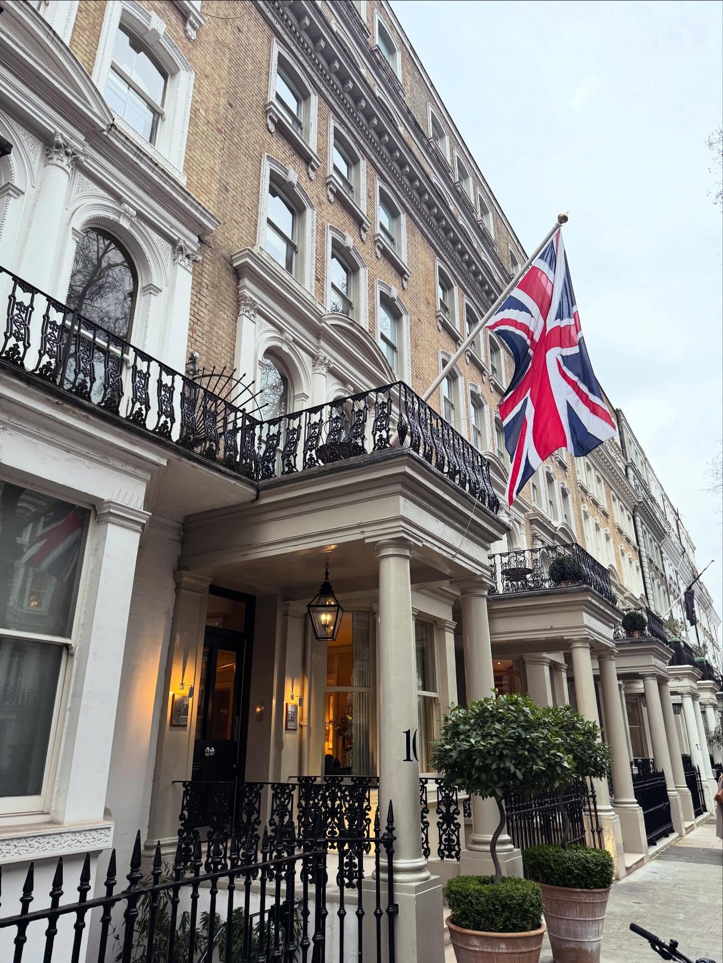 Scrapbook from London ✨ A jolt of creativity, ideas and inspiration timed well for the start of a new year. Grateful to carve out this precious time 💙