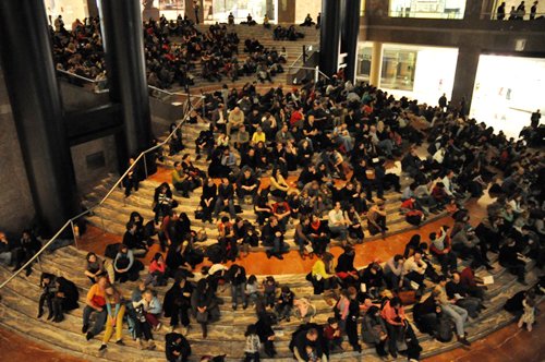 2010: Winter Garden Steps Crowd