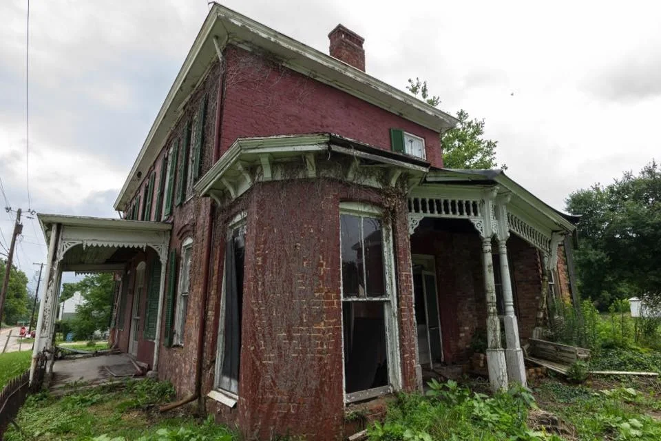abandoned house.jpg