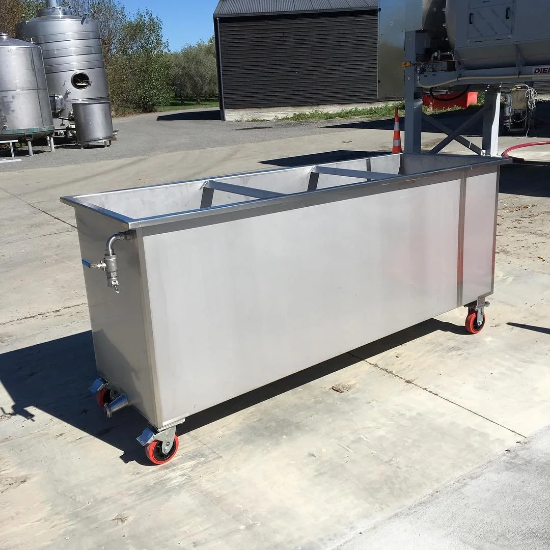 Customer &ldquo;Ash we need a juice bin stat&rdquo;
Yeah no worries boys 
Nek minute 
#engineering 
#fabrication 
#winery 
#greywacke 
#dogpoint 
#marlborough