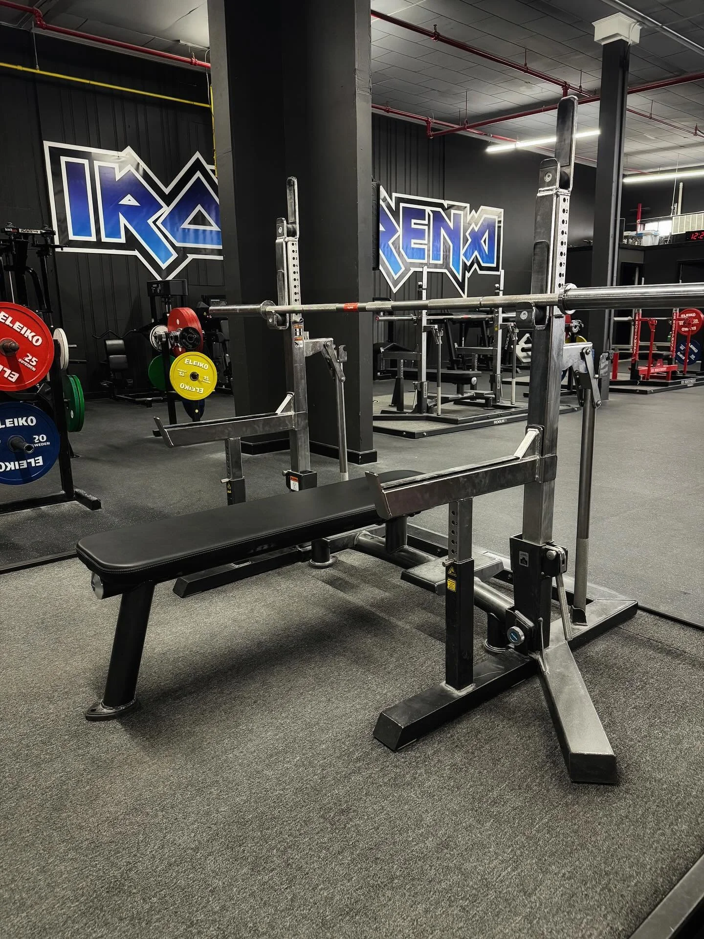 Iron Arena is equipped with 4 Eleiko combo racks&mdash;used at every IPF World Championship&mdash;plus 1 ER Equipment combo rack, still trusted on platforms worldwide.

All of our combo racks sit on carpeted platforms to match competition conditions 
