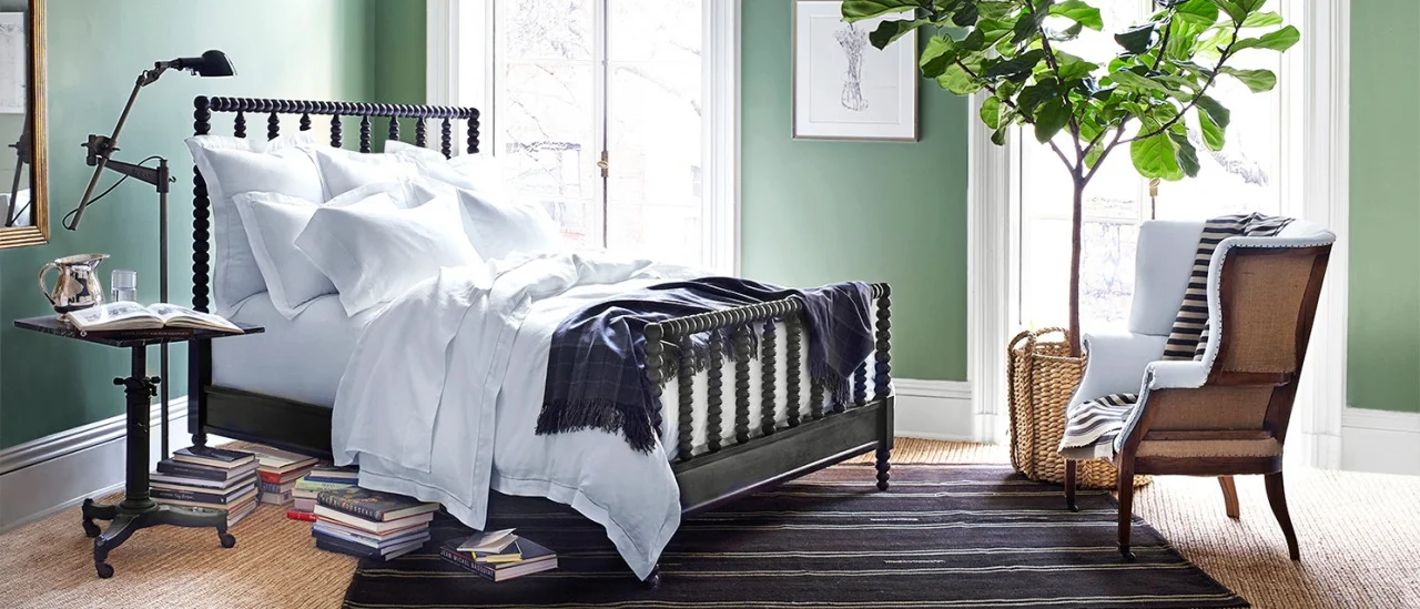Ralph Lauren Paint - Soft goods styling by me. Photo by Pieter Estersohn . Beautiful room by Ralph Lauren Home Creative team. This was a wild shoot, on a very cold week, in a beautiful apartment in the West Village. I was assigned the task of making a cozy bed that makes you want to get in it immediately. I think I did it! Looks good to me! 