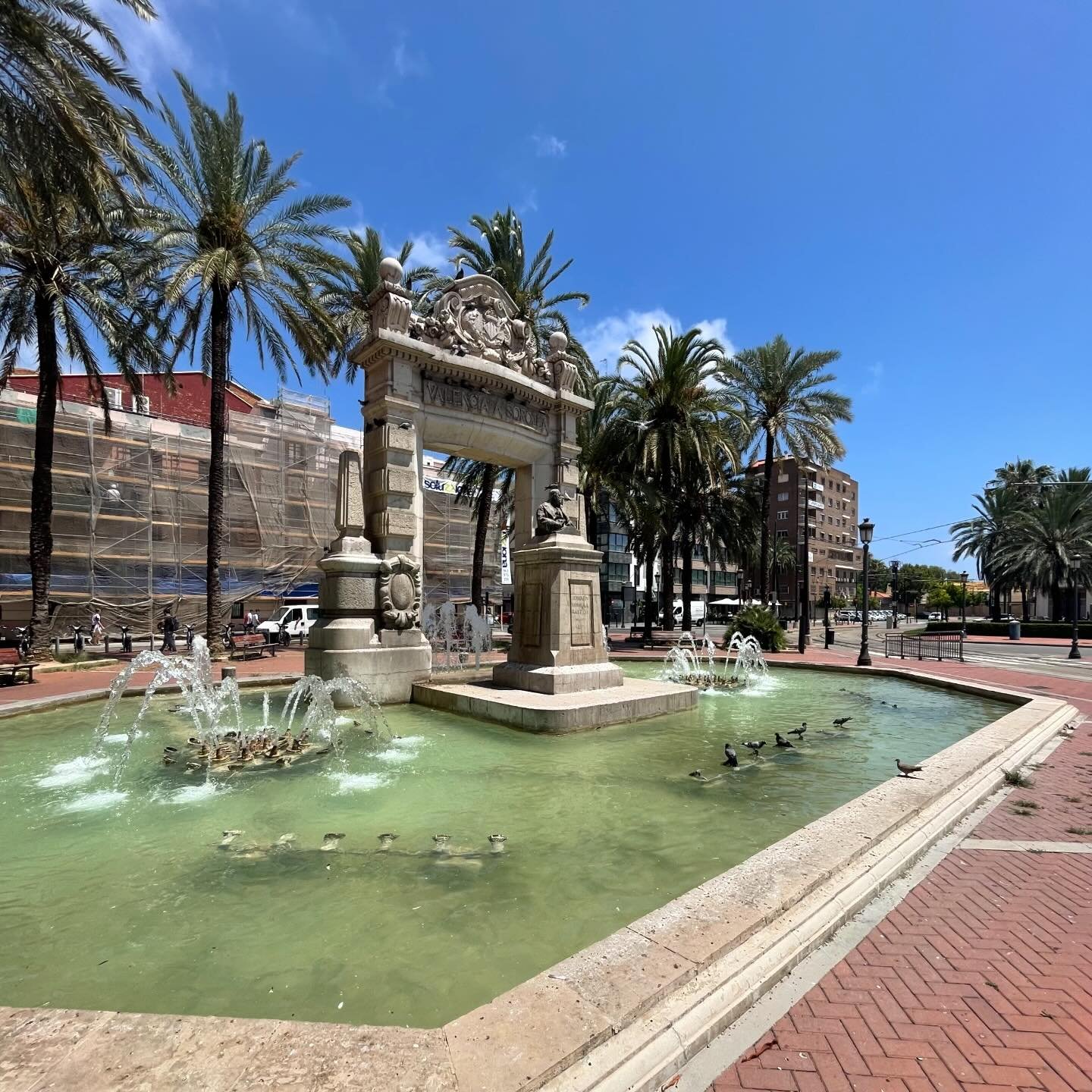 🌊🍽️ Just got around to posting about our first full day in Manises&mdash;spent at a beach in Valencia. Great food, stunning sights. 🏖️🇪🇸 

#LatePost #Valencia #ManisesSpain #FoodieAdventures #ArtAndJourney
