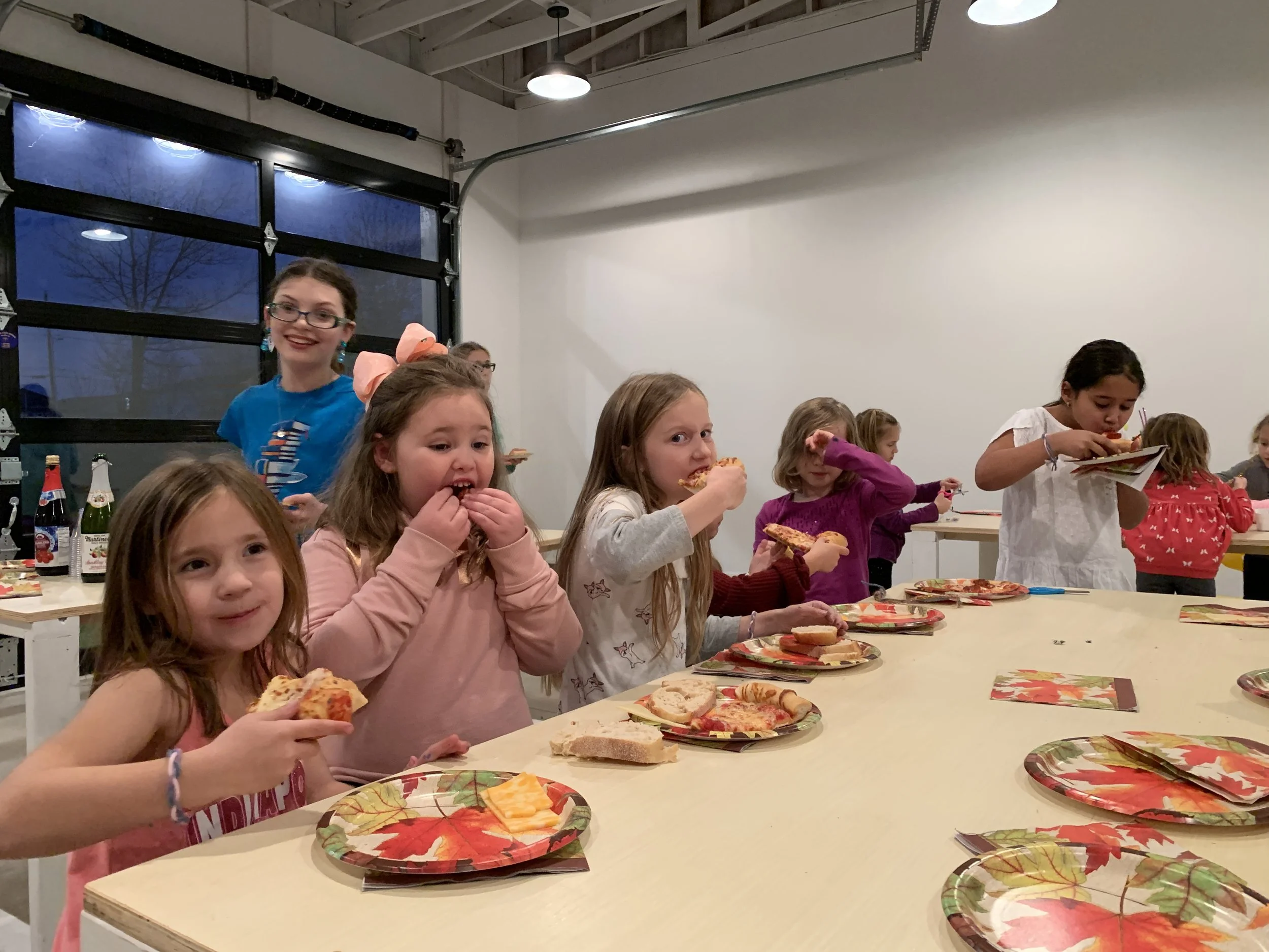 Friendsgiving3.JPG