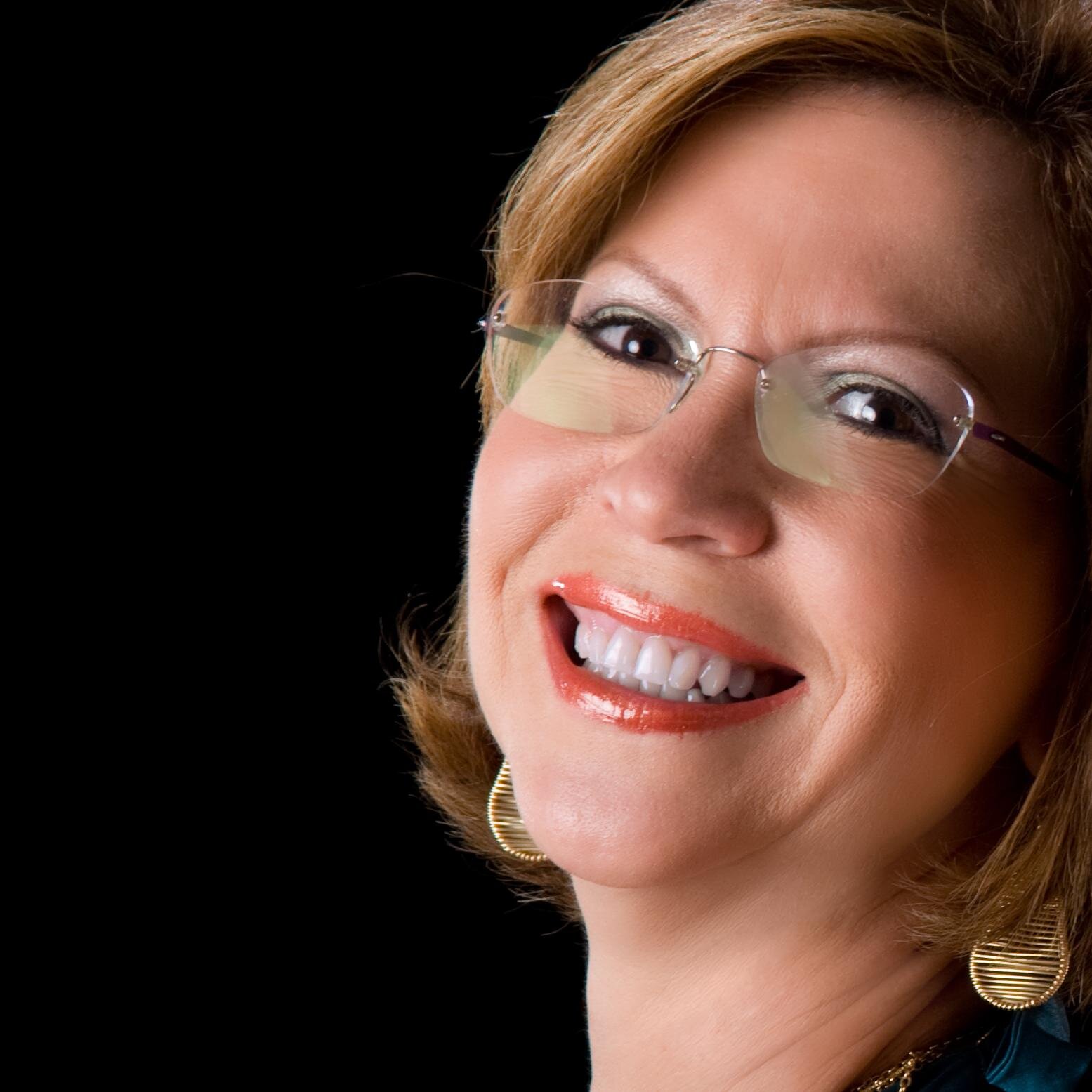 CONSEJO 2008-2010 Mary Fernández Presidente