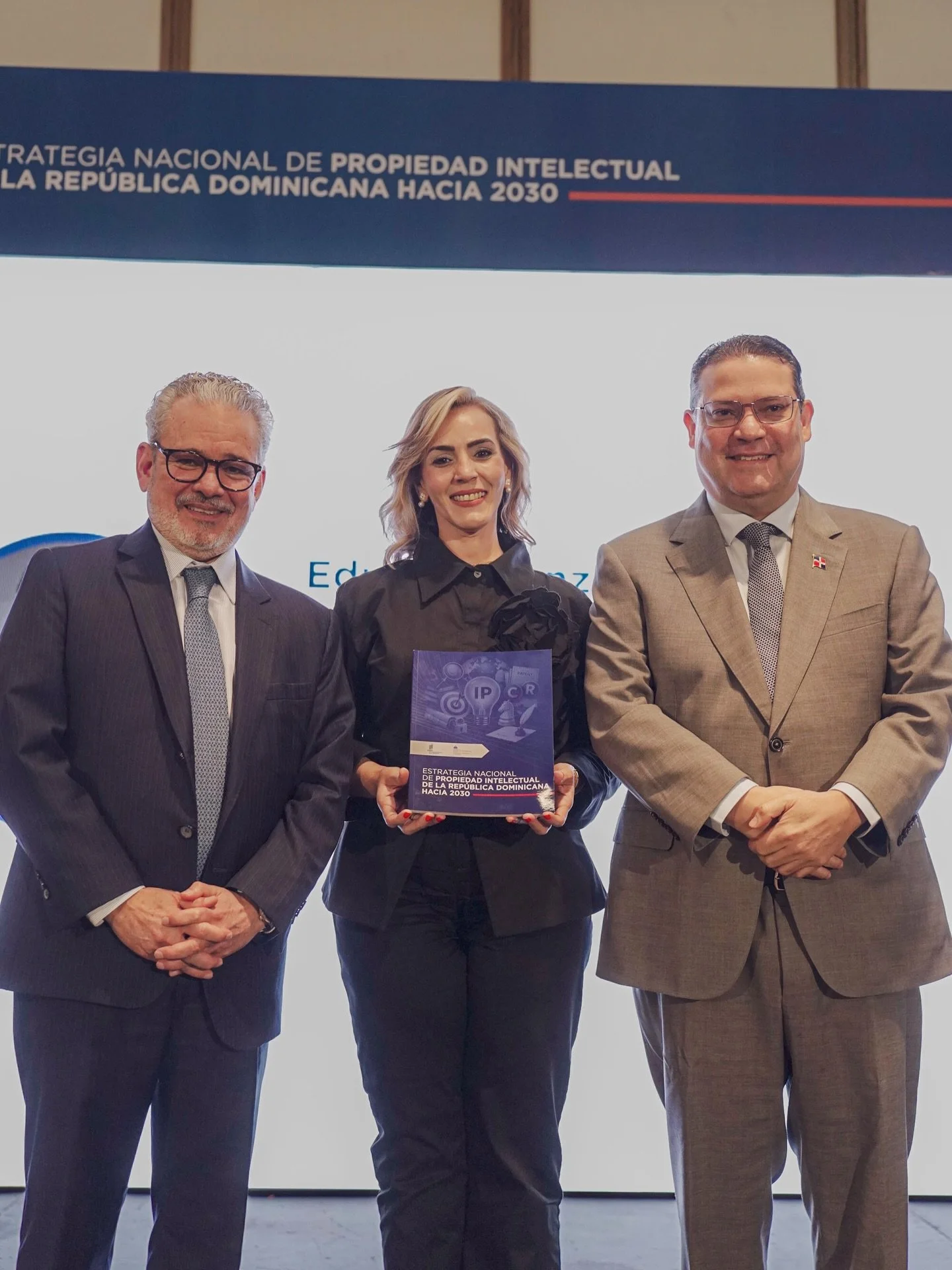 Ayer vivimos una jornada hist&oacute;rica con la presentaci&oacute;n de la Estrategia Nacional de Propiedad Intelectual 2030 (ENPI 2030). Un paso decisivo para transformar nuestro ingenio en el motor de una econom&iacute;a basada en el conocimiento. 
