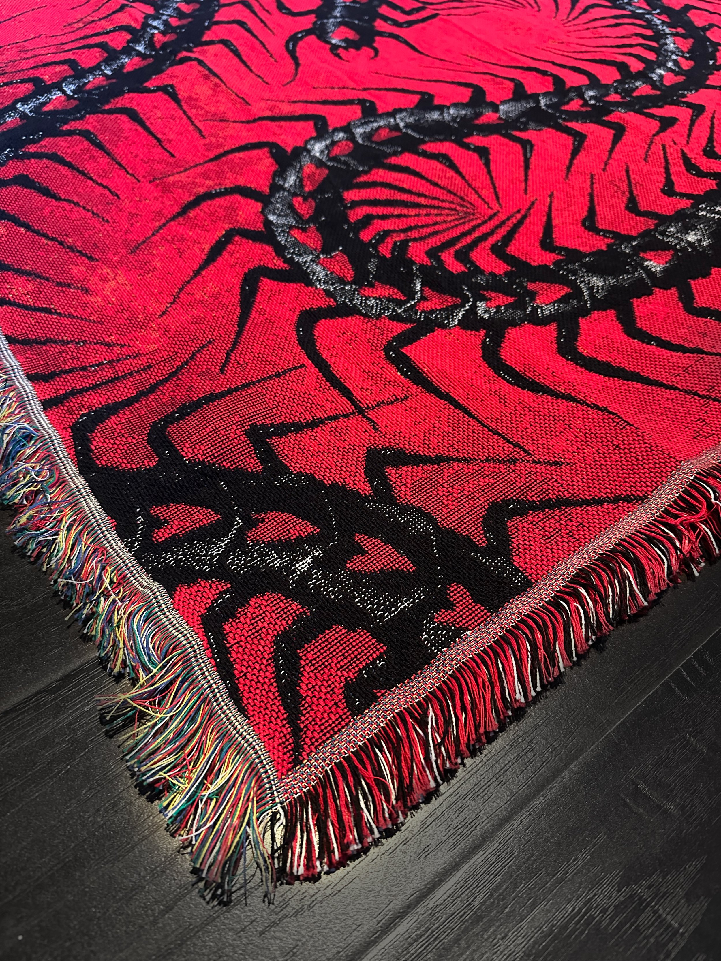 Centipede_Blanket_2.jpg