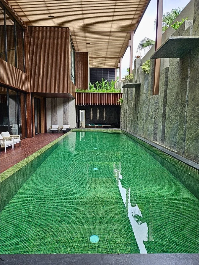 Kolam renang pribadi Alam Sutera