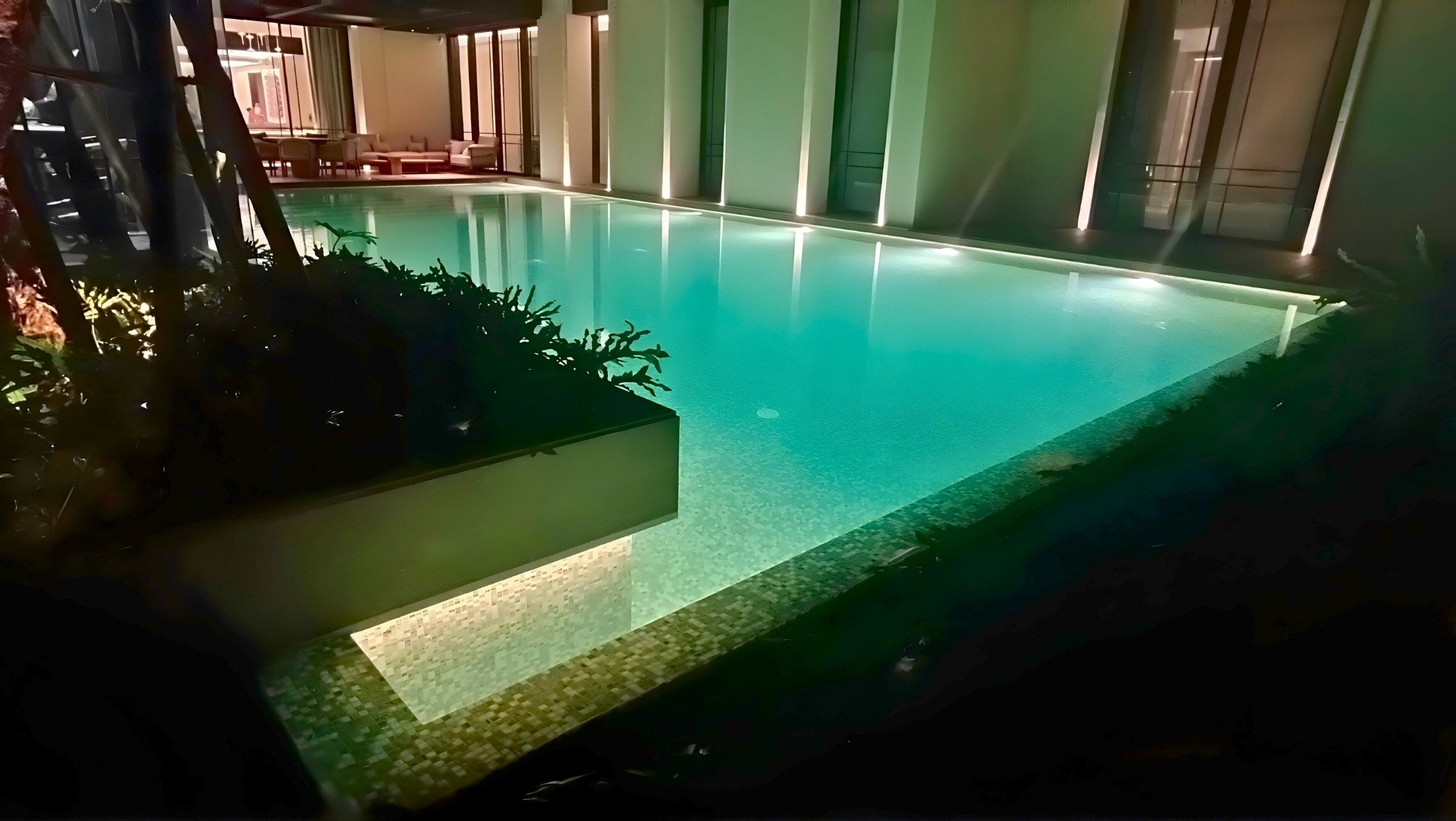 Kolam renang mewah Bukit Gading Mediterania