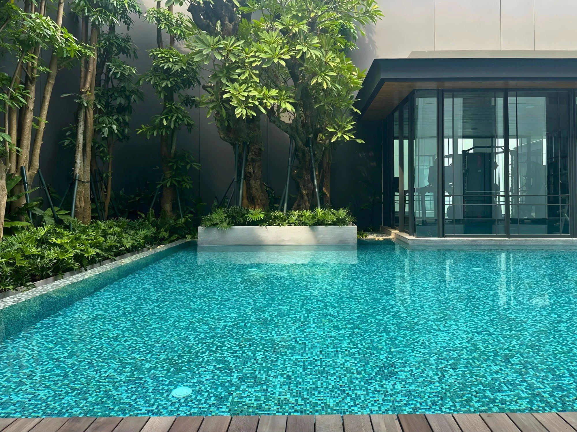 Kontraktor kolam renang mewah