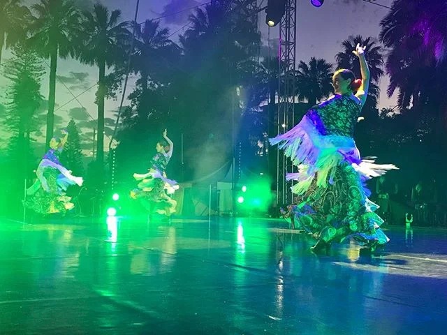 On now... Casa Del Compas!