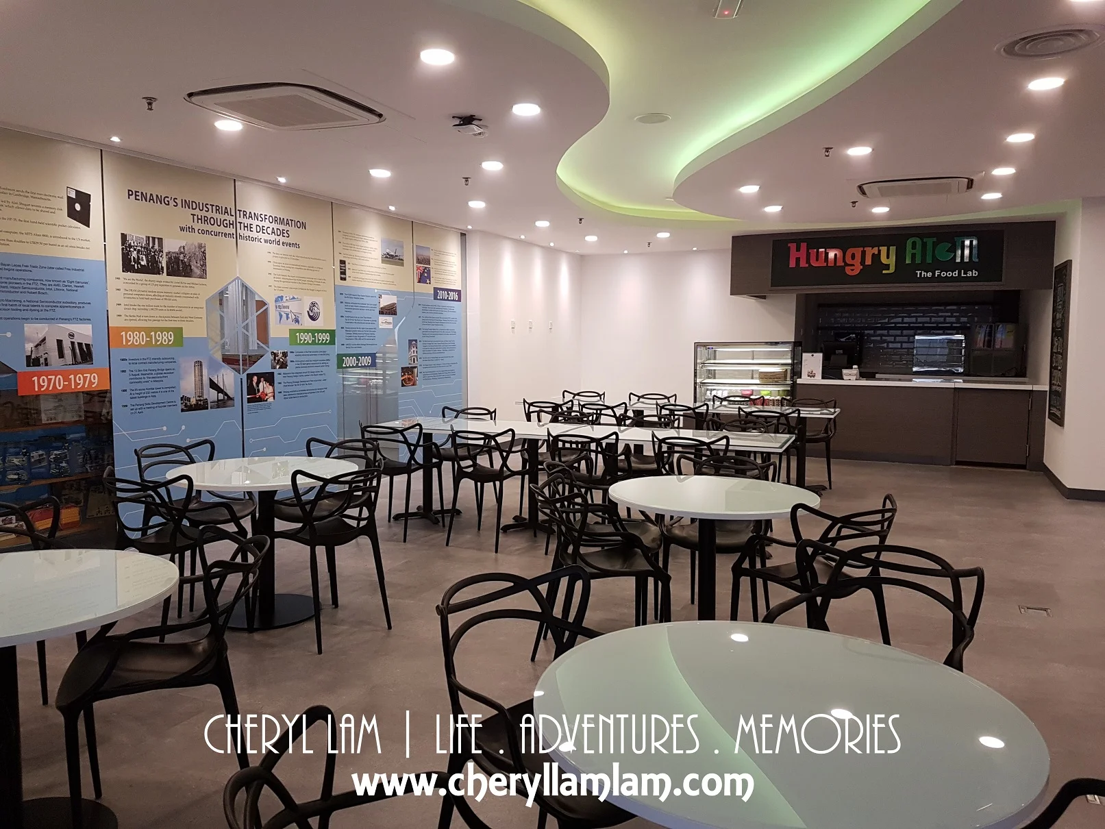 A cafe for those who want to grab a bite during the day