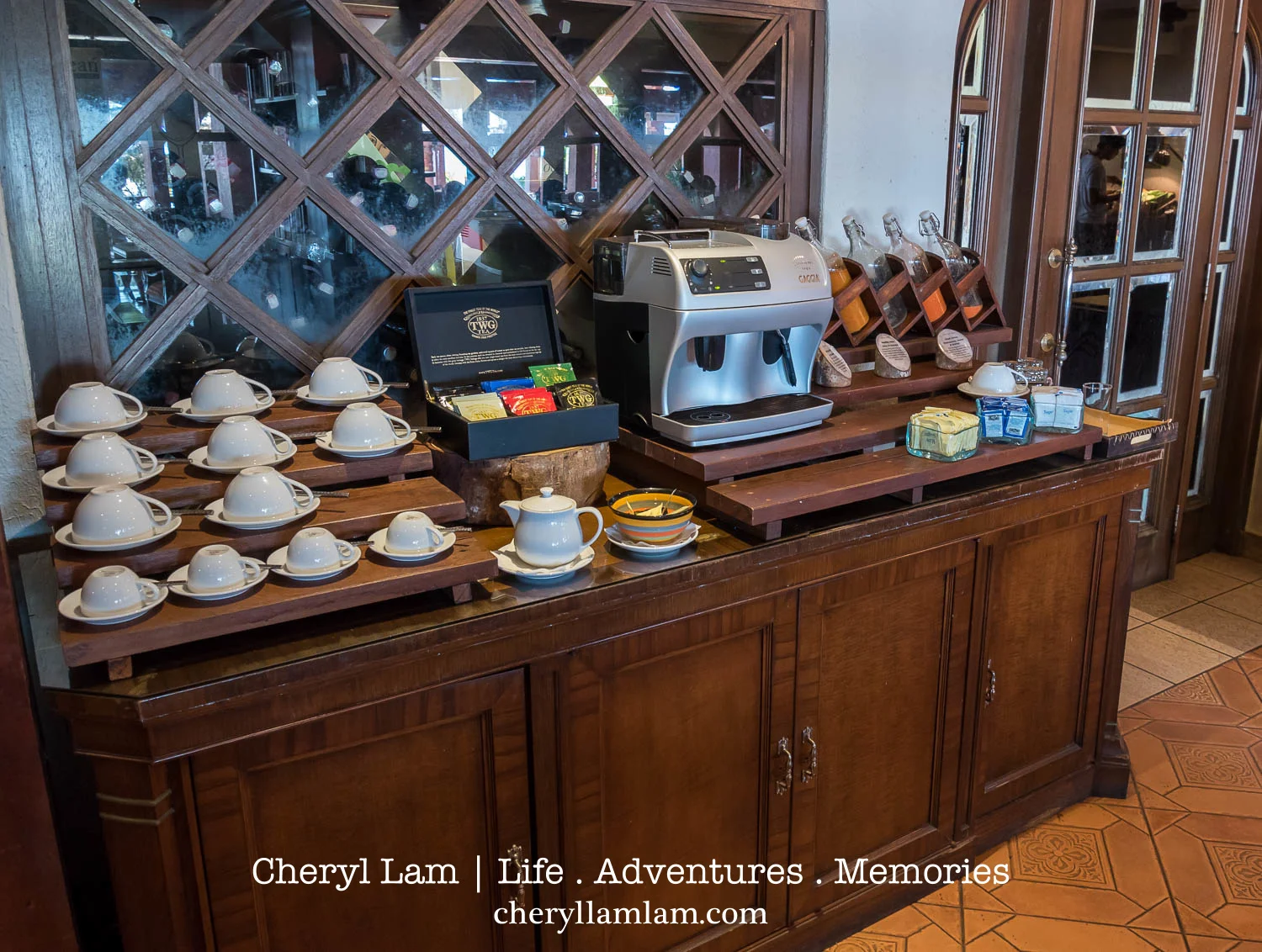 Free coffee and tea daily in the afternoon