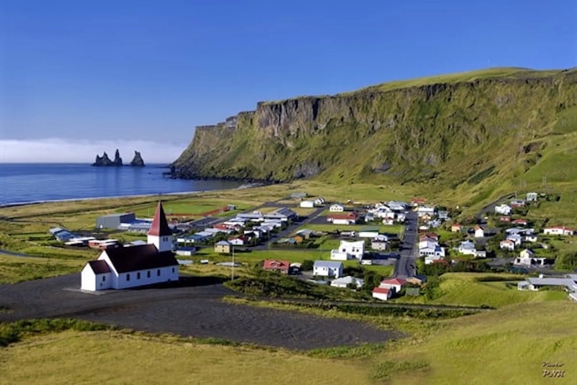 Photo credit : https://www.south.is/en/inspiration/towns/vik