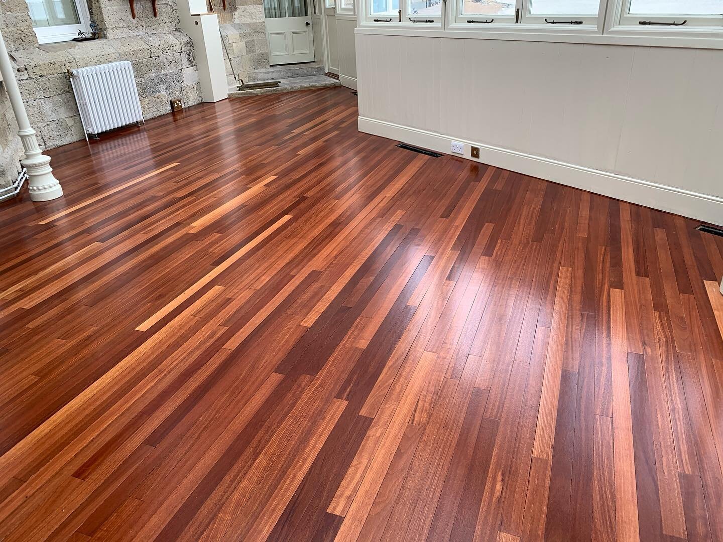 The Royal Yacht Squadron #floorsanding #worktops #lagler #festool #deros #mirka #bonapowerdrive #restoration #portsmouth #isleofwight #woodfloors #sanding #floorboards #pine #varnish #floorcrafter #bona #bergersiedle #matt.