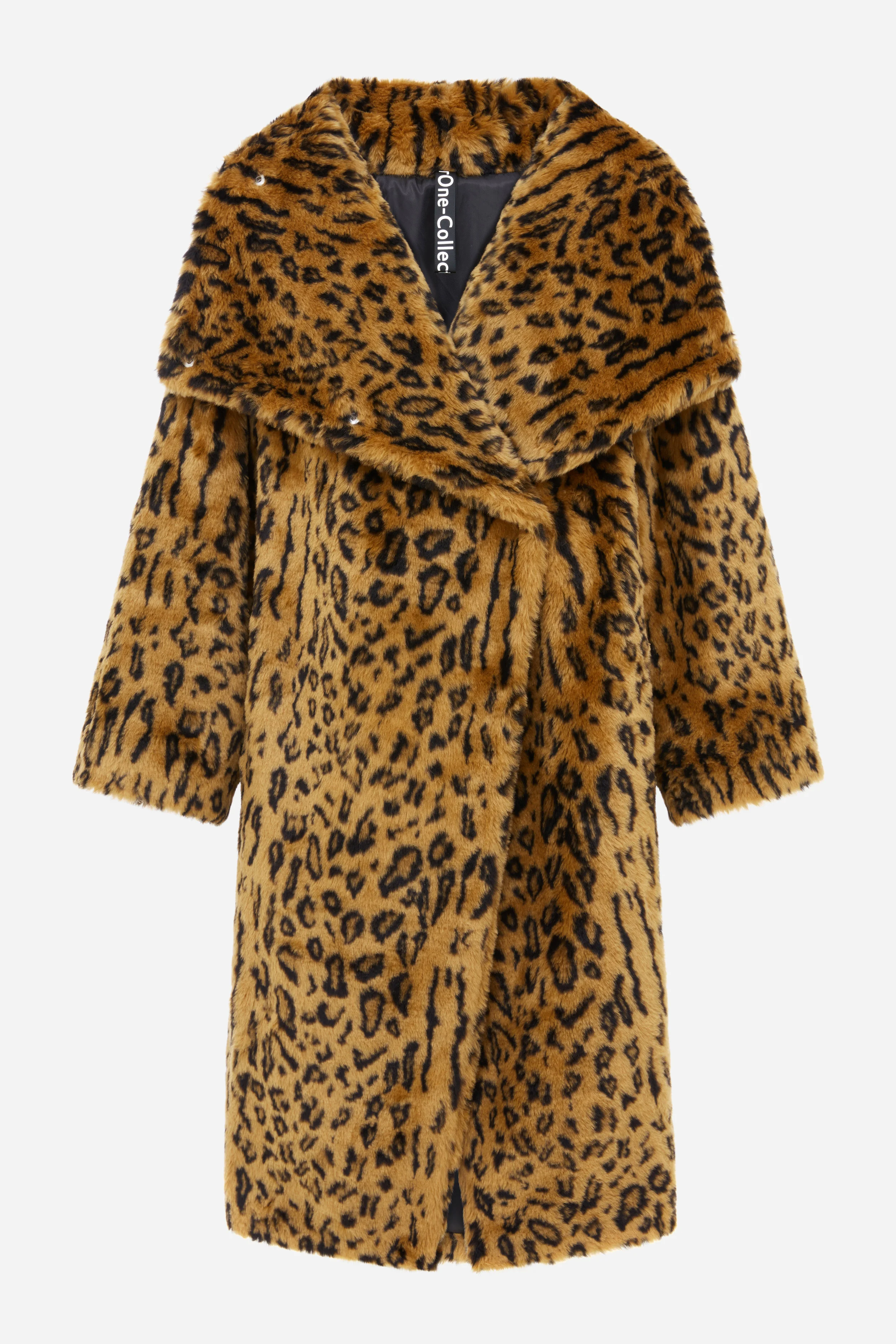 YO_LeopardFurCoat_01.jpg