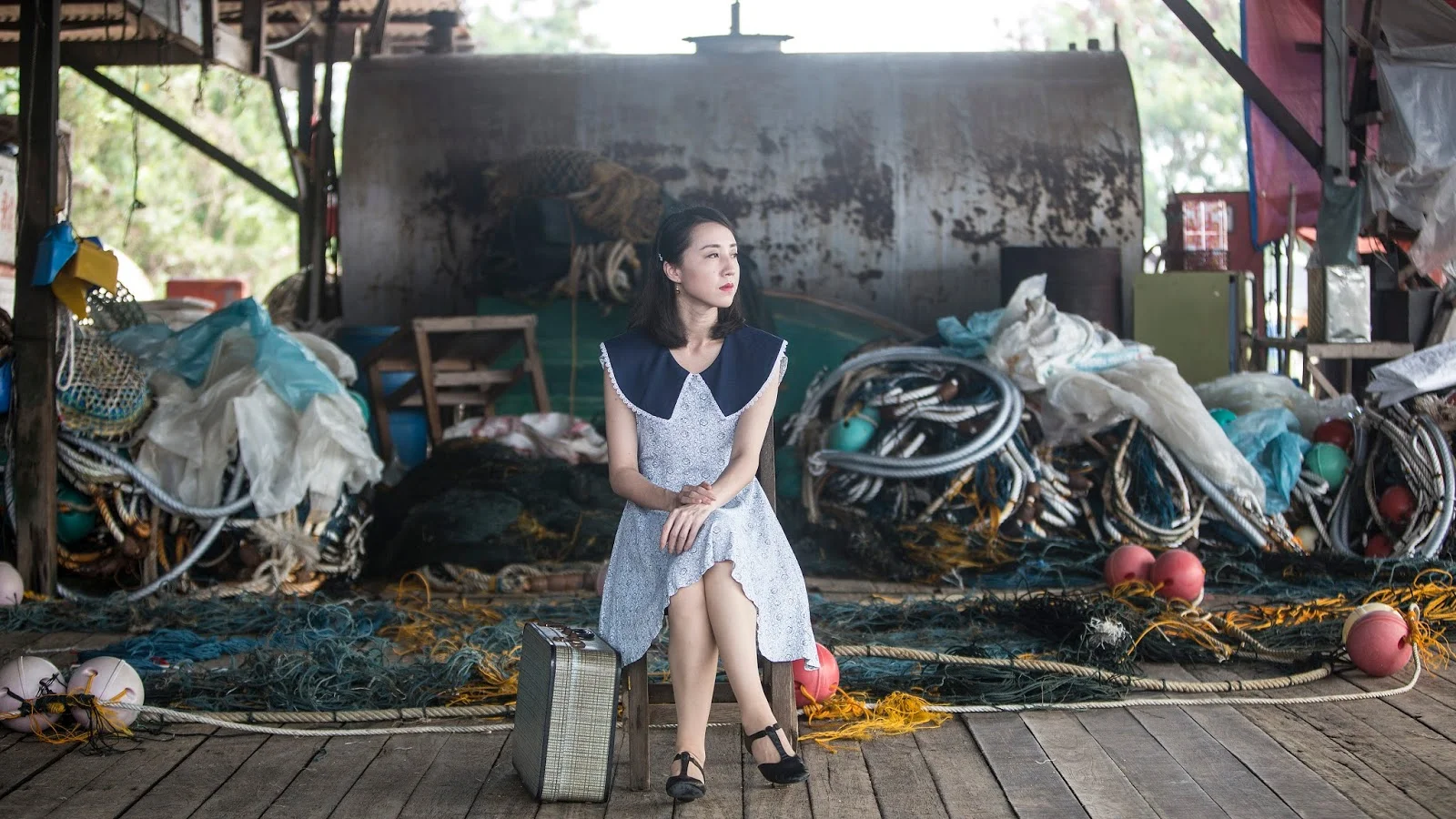Sherman Ong / Singapore/Malaysia / 2015 / Mandarin / 19min Fei visits her mother’s hometown with her ashes, amidst the preparation to celebrate the re-merger between Malaysia and Singapore. Director: Sherman is a filmmaker, photographer and visual artist. His practice has always centered on the human condition and our relationships with others within the larger milieu. He is a founding member of 13 Little Pictures, a film collective based in Singapore. He serves on the committee of the Singapore International Photography Festival, is an educator at schools and universities, and was an Associate Artist of the Substation. In 2009, he was invited to participate in the Singapore Pavilion, Venice Biennale, which garnered a Special Mention. His works are in the collections of the Fukuoka Asian Art Museum, Singapore Art Museum and the Seoul Art Centre Korea. He is nominated for the APB-Singapore Art Museum Signature Art Prize for 2011. He collaborated on the Little Sun project headed by Olafur Eliasson which premiered at the Tate Modern London in Sept 2012. He is currently working on a Norwegian-Danish-Singapore film, Lucy & I