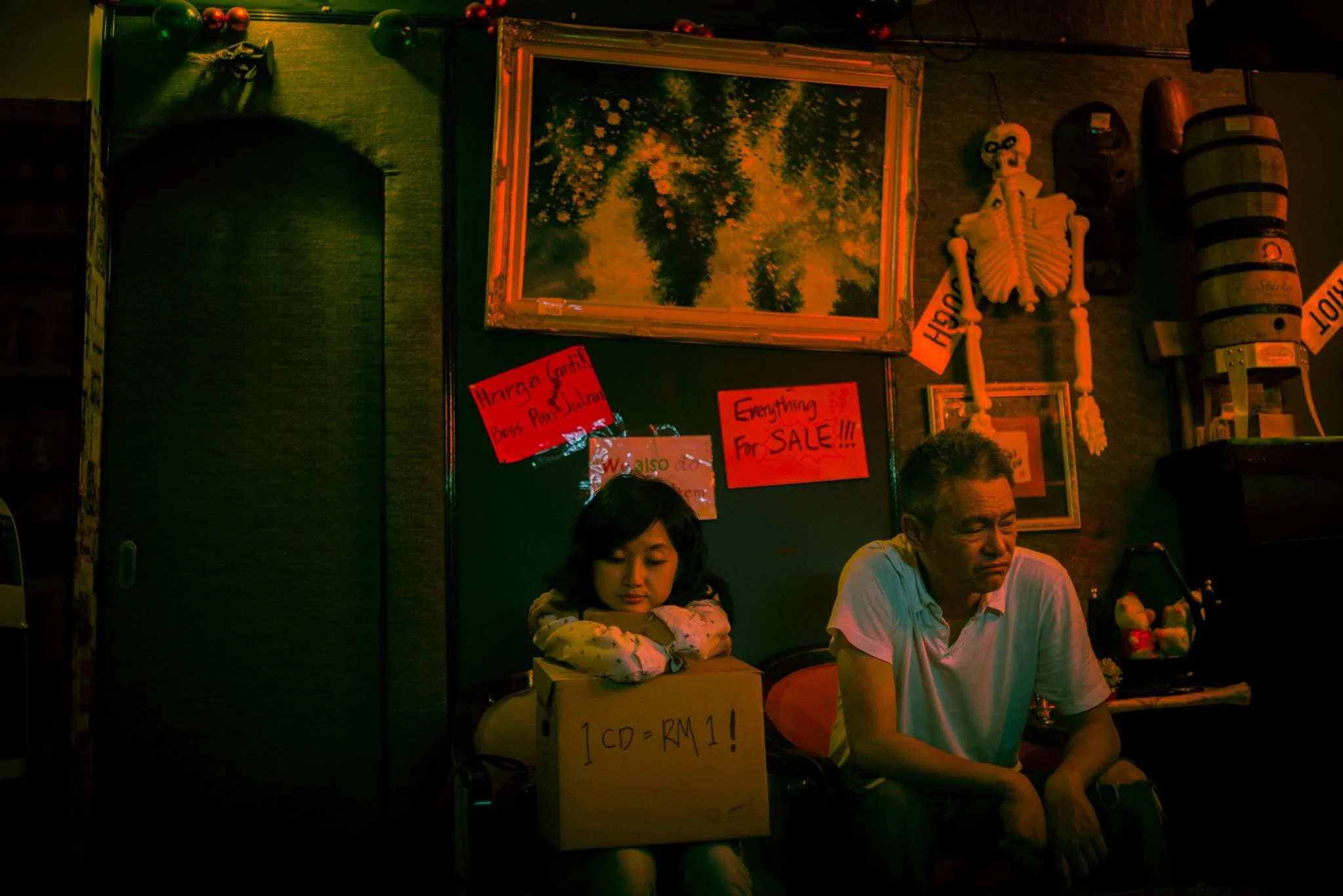 Tan Chui Mui / Malaysia / 2015 / Mandarin / 15min After her singing career fails in Taiwan, Fei decides to move back to Malaysia to open a cafe. She meets up with Pete, an old friend she had not met in10 years. Pete had just recently closed down his music bar. He brings her to a junkyard to hunt for furniture. Director: Tan Chui Mui graduated from Multimedia University with a Bachelor Degree of Multimedia in Animation & Film in 2001. She then tutored in Multimedia University for 4 years. In 2006, her first full-length feature film Love Conquers All won multiple new director’s awards at the Rotterdam International Film Festival as well as Pusan International Film Festival. Her short films have won numerous prizes and awards in European festivals, including the Grand Prize in Clermont-Ferrand Short Film Festival. Other than directing her own films, Chui Mui also produces films of other Malaysian independent filmmakers such as James Lee, Amir Muhammad and Liew Seng Tat. Her work is characterised by a poetic sensibility borne out of her small town upbringing and a keen eye for stories based on personal growth and redemption.