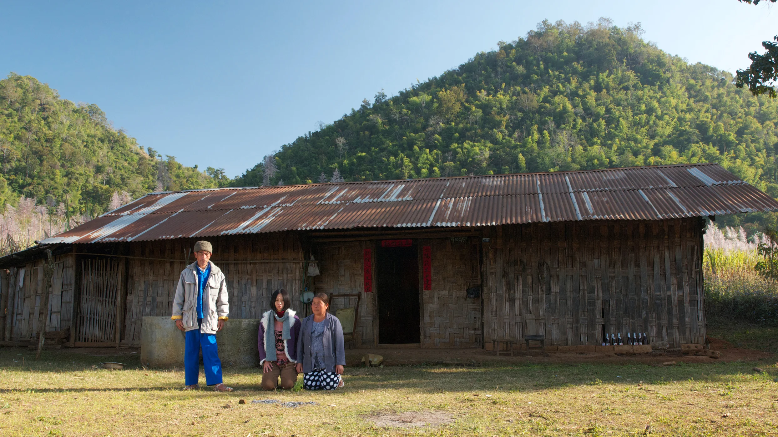 Midi Zhao / Myanmar / 2013 / 14min In a village in Myanmar, Midi Z portray the end of life of a grandfather, with the nolstagic of a homeland came in a symbol of BURIAL CLOTHES. Director: Midi Z born in Myanmar, trained as an artist in Taiwan. In 2011 Midi made his first feature, Return to Burma, which screened at the Rotterdam Tiger Competition and Busan New Currents Competition. His latest feature, Ice Poison, premiered at the 2014 Berlinale, winning Best Film at Edinburgh International Film Festival.